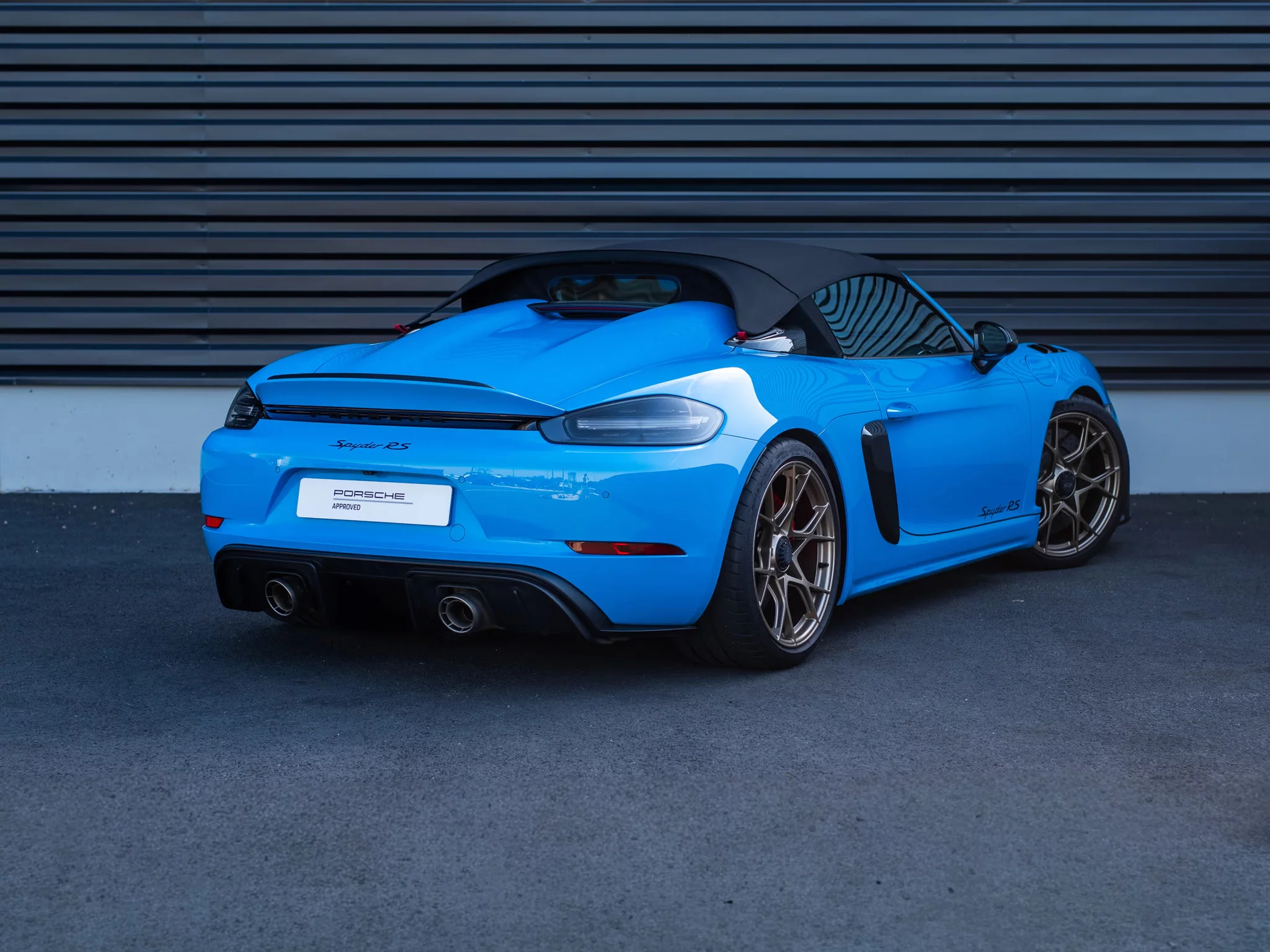 Riviera Blue Porsche 718 Spyder RS