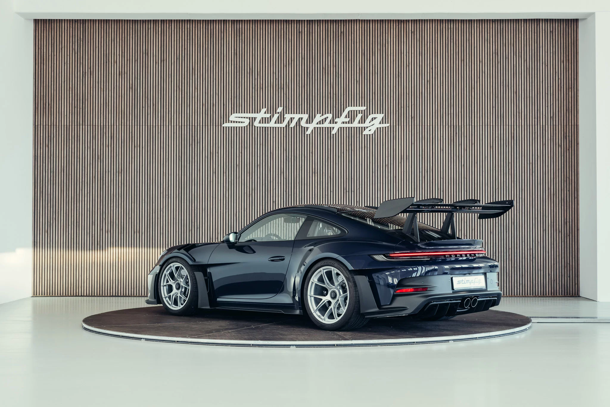 Dark Sea Blue Porsche 911 GT3 RS