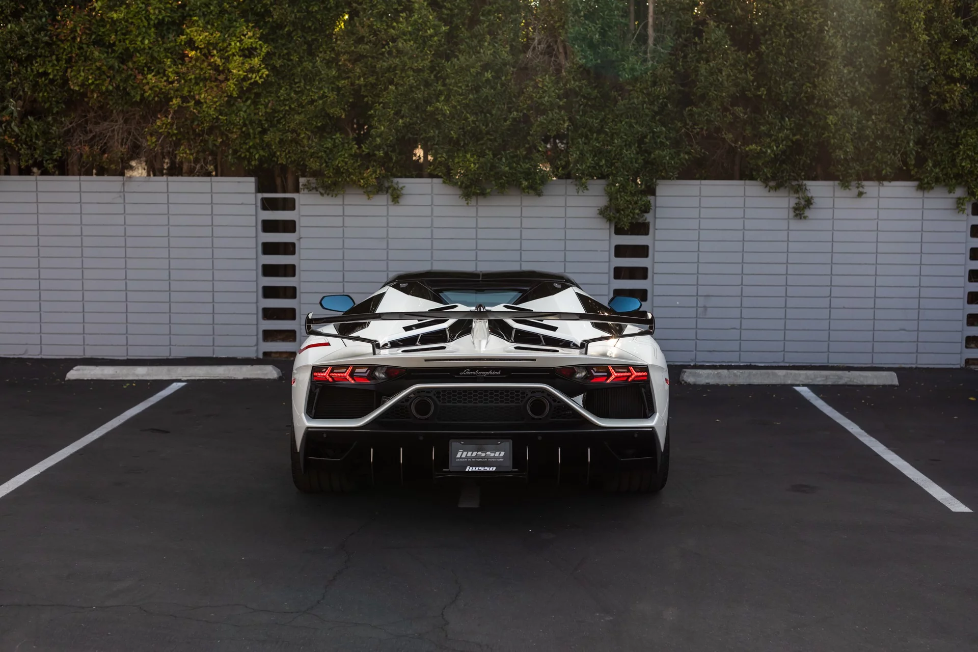 Balloon White Lamborghini Aventador