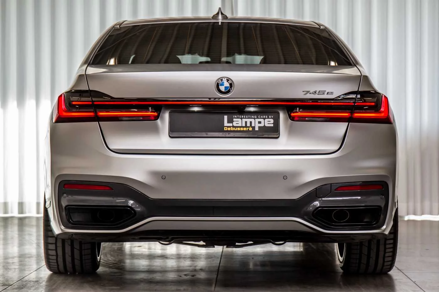 Frozen Dark Silver BMW 7 Series