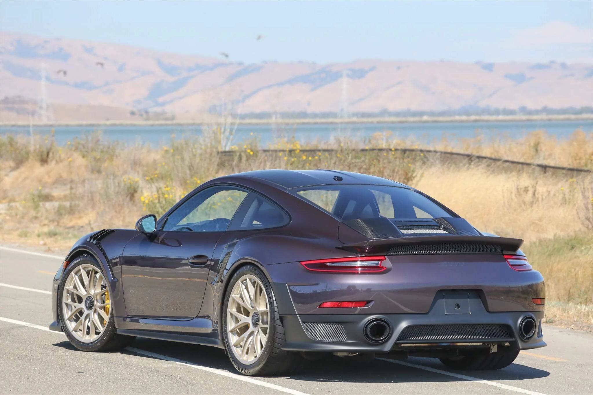 Vesuvio Metallic Porsche 911 GT2 RS