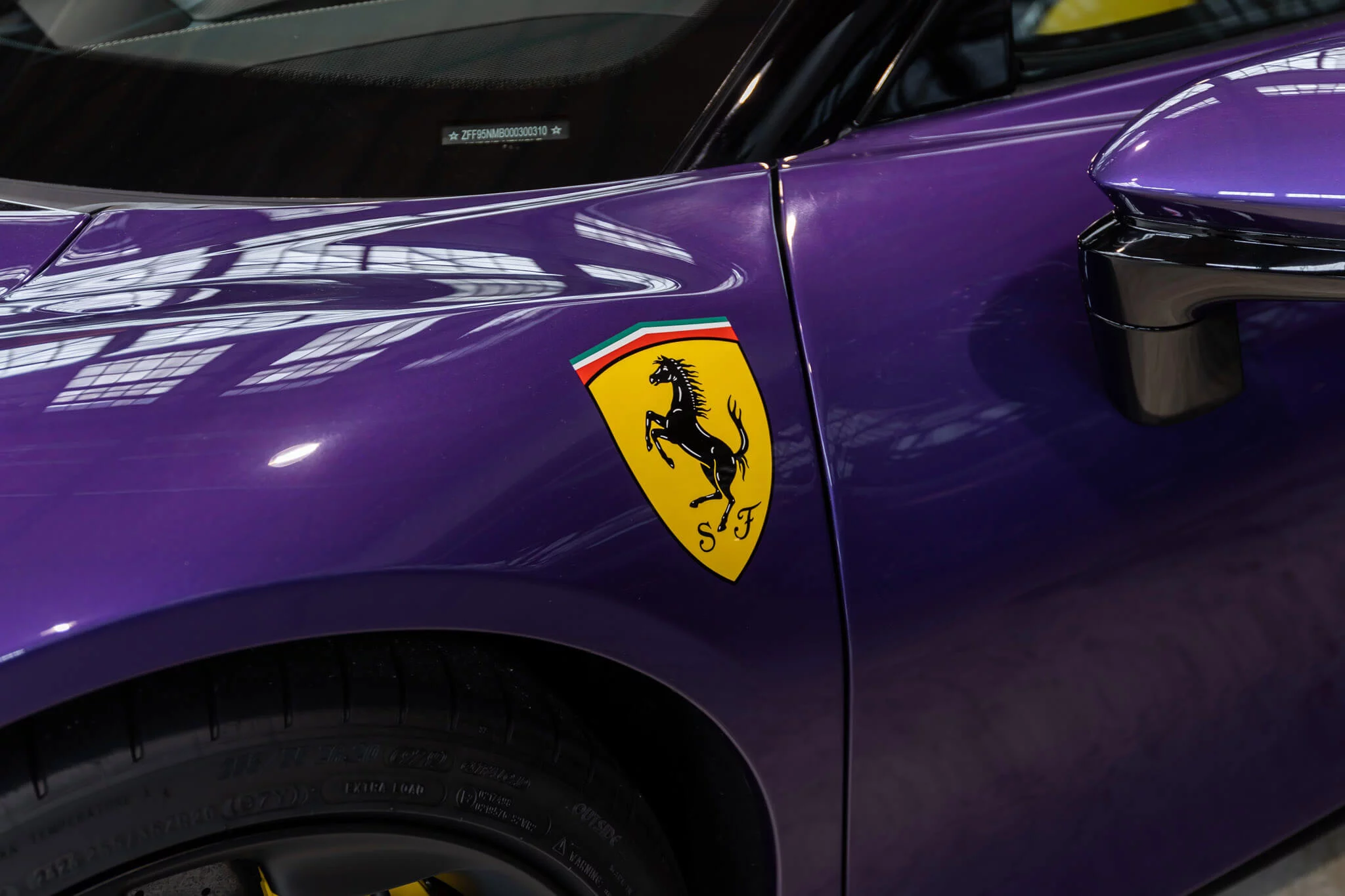 Violetto Dino Ferrari SF90
