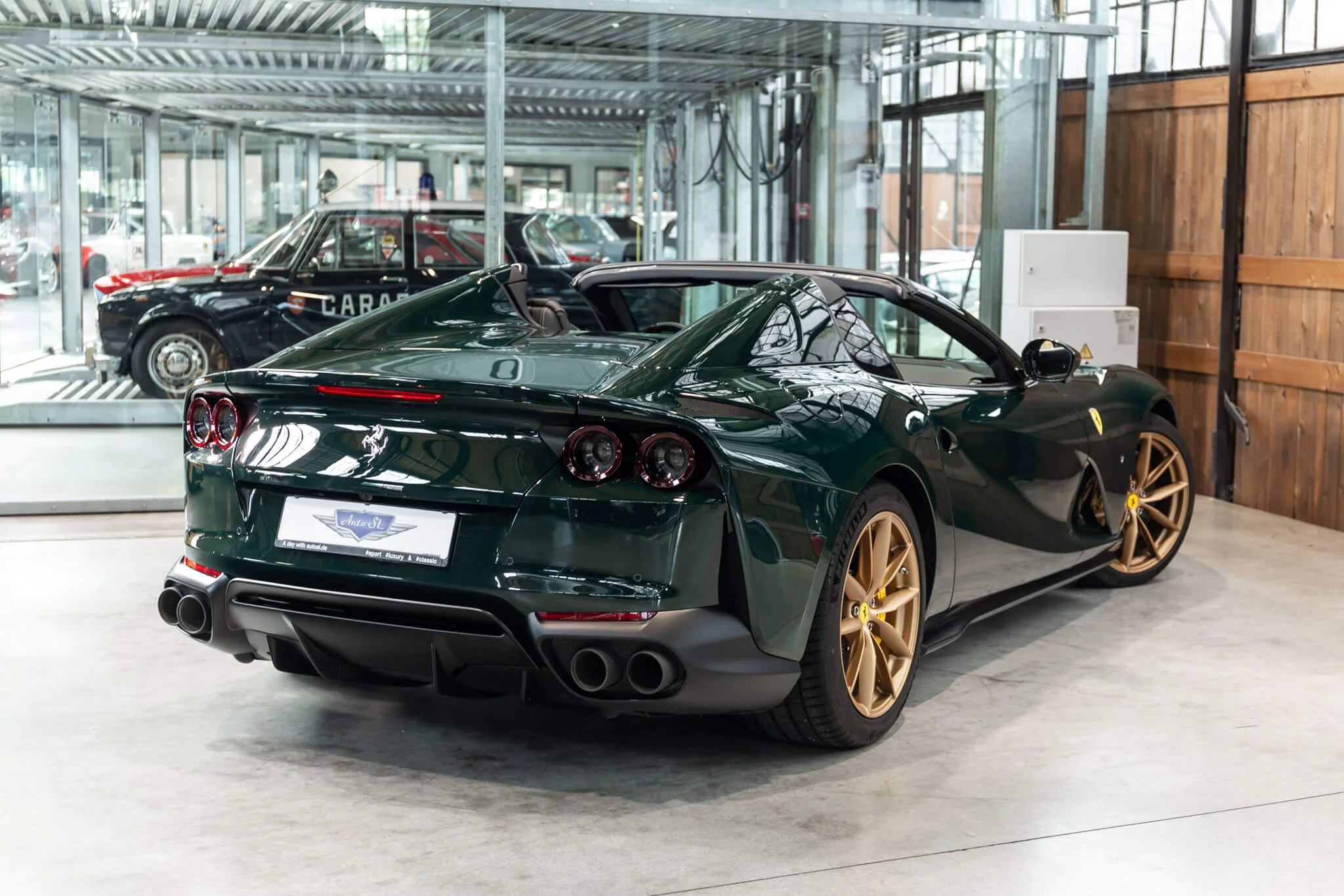 Verde British Racing Ferrari 812