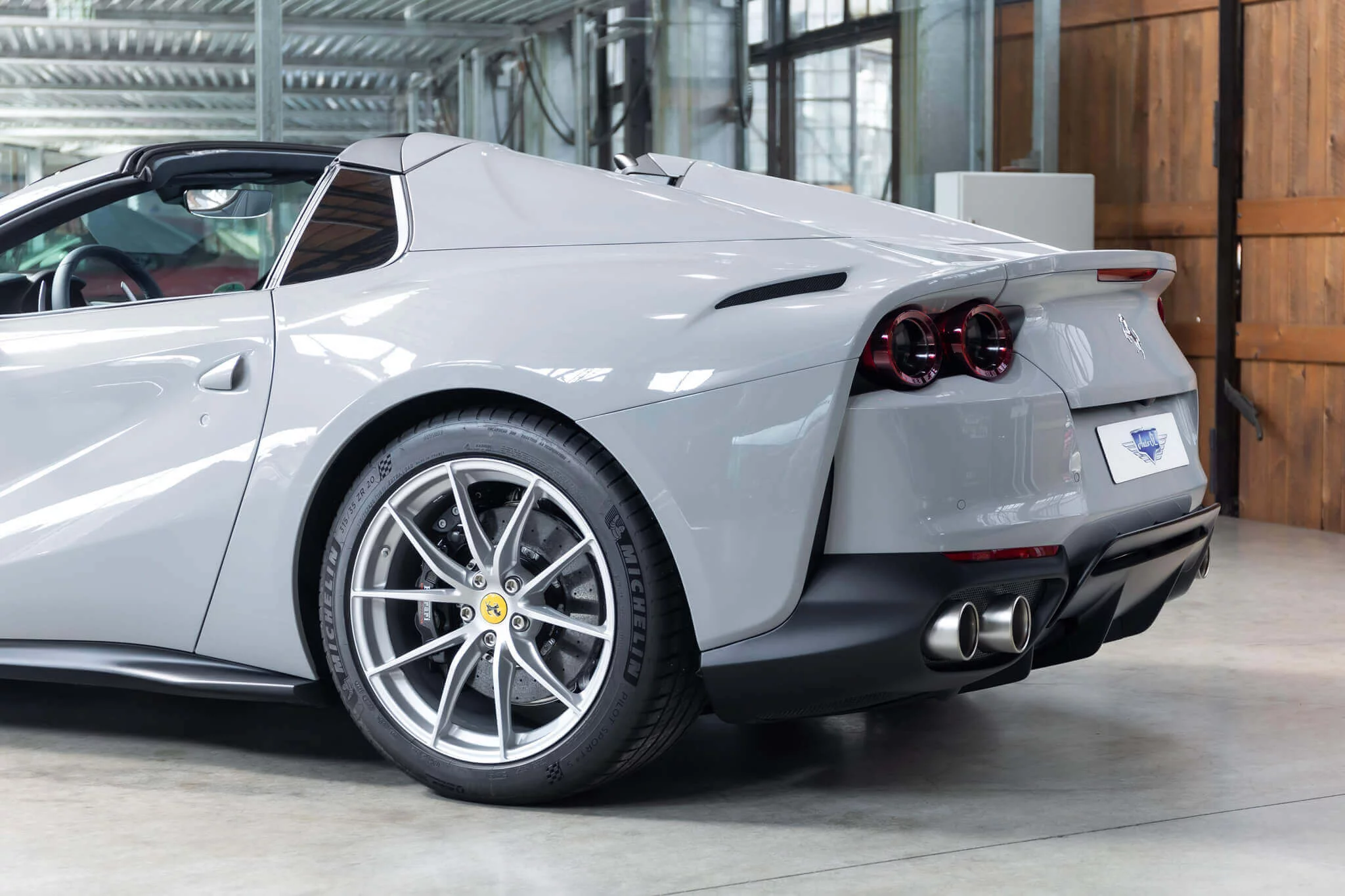Grigio Squalo Ferrari 812