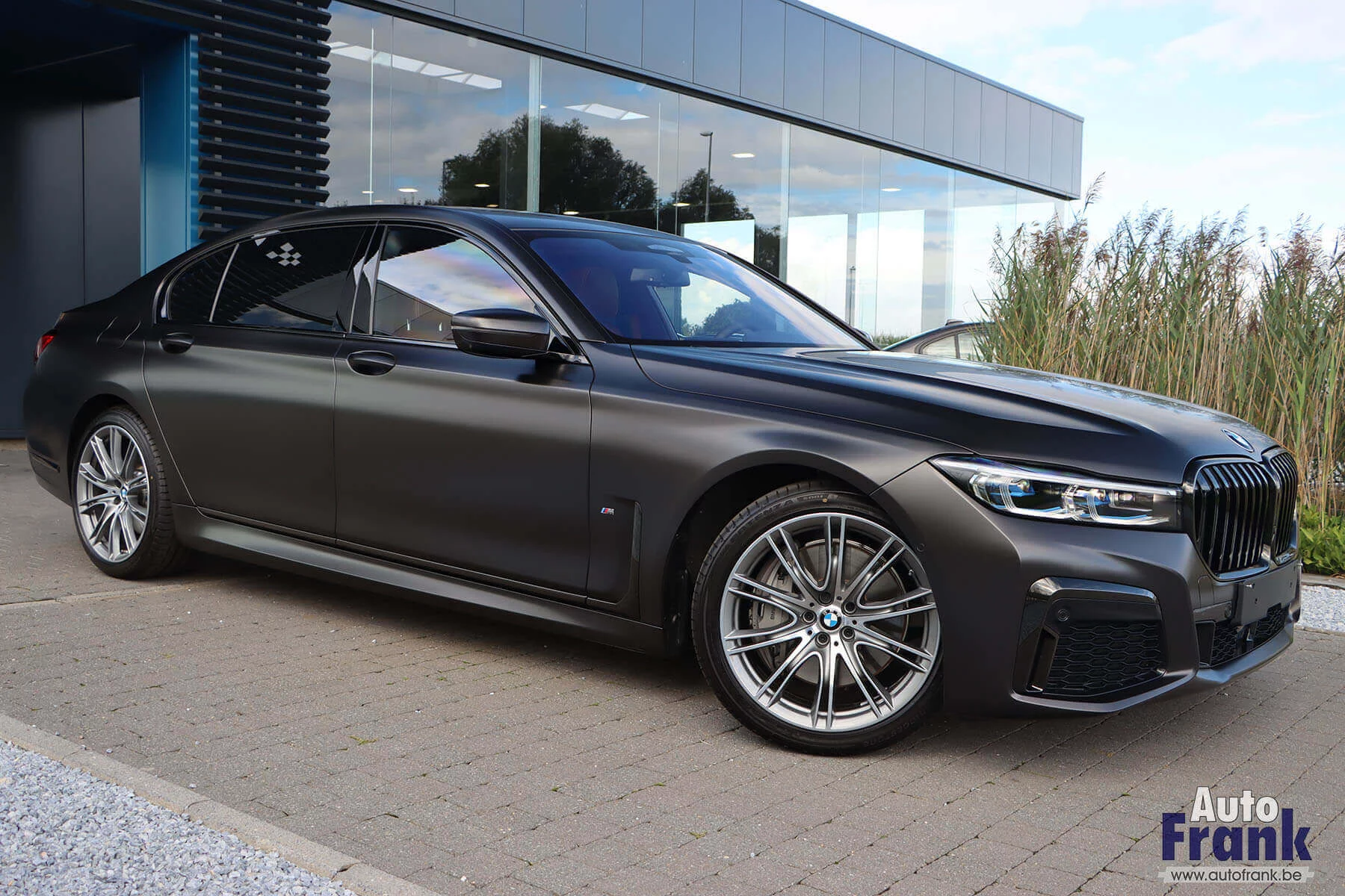 Frozen Dark Brown BMW 7 Series