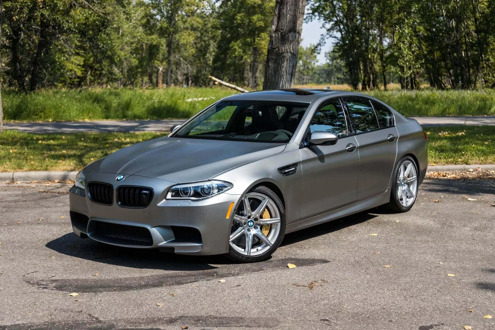 Frozen Dark Silver BMW M5