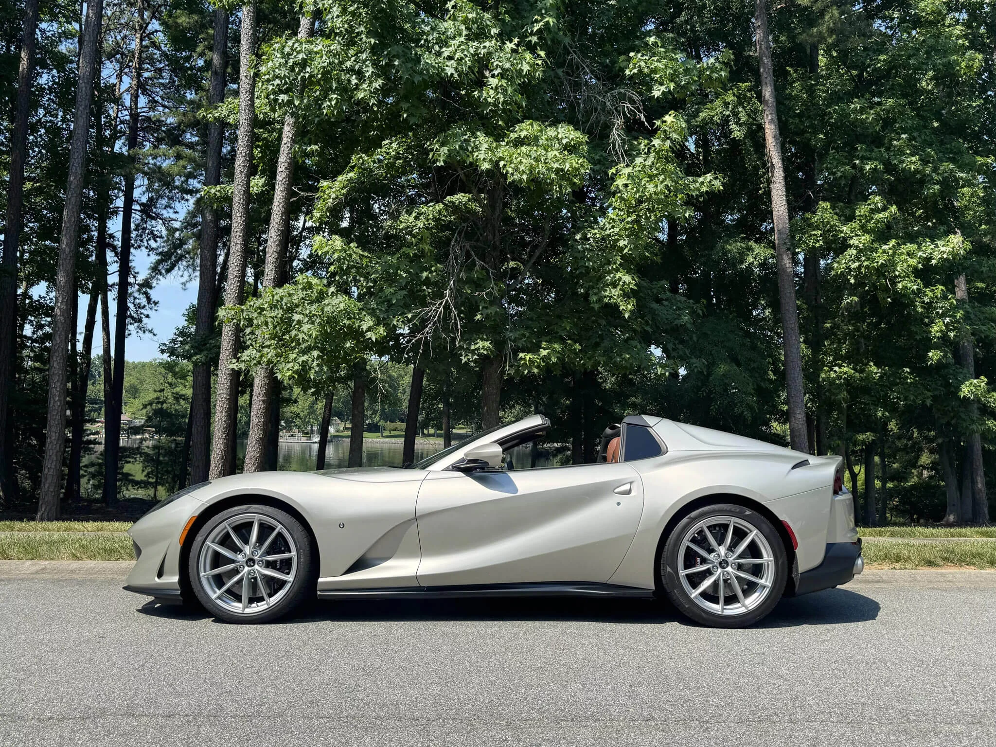 Nuovo Grigio Ingrid Ferrari 812
