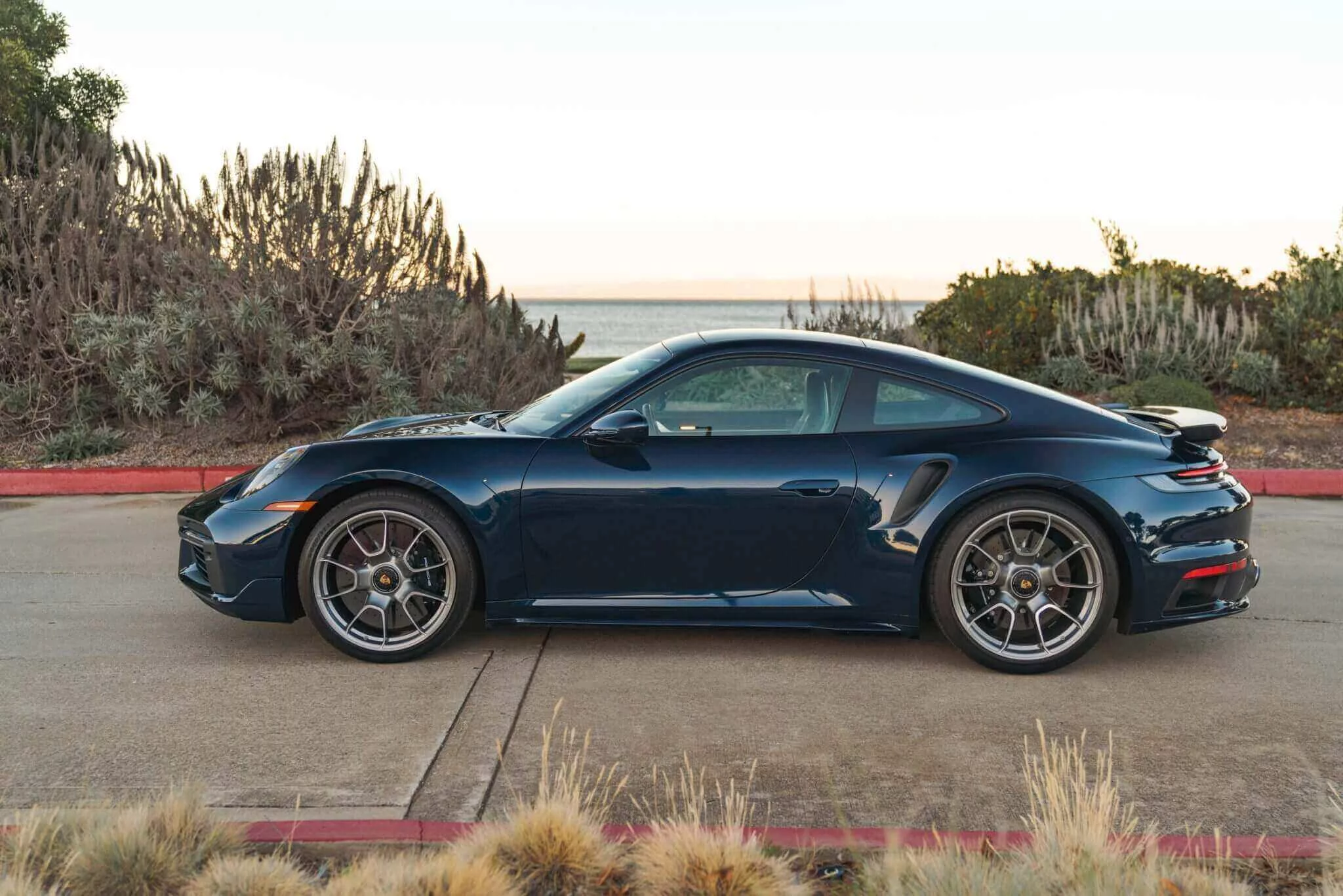 Night Blue Metallic Porsche 911 Turbo
