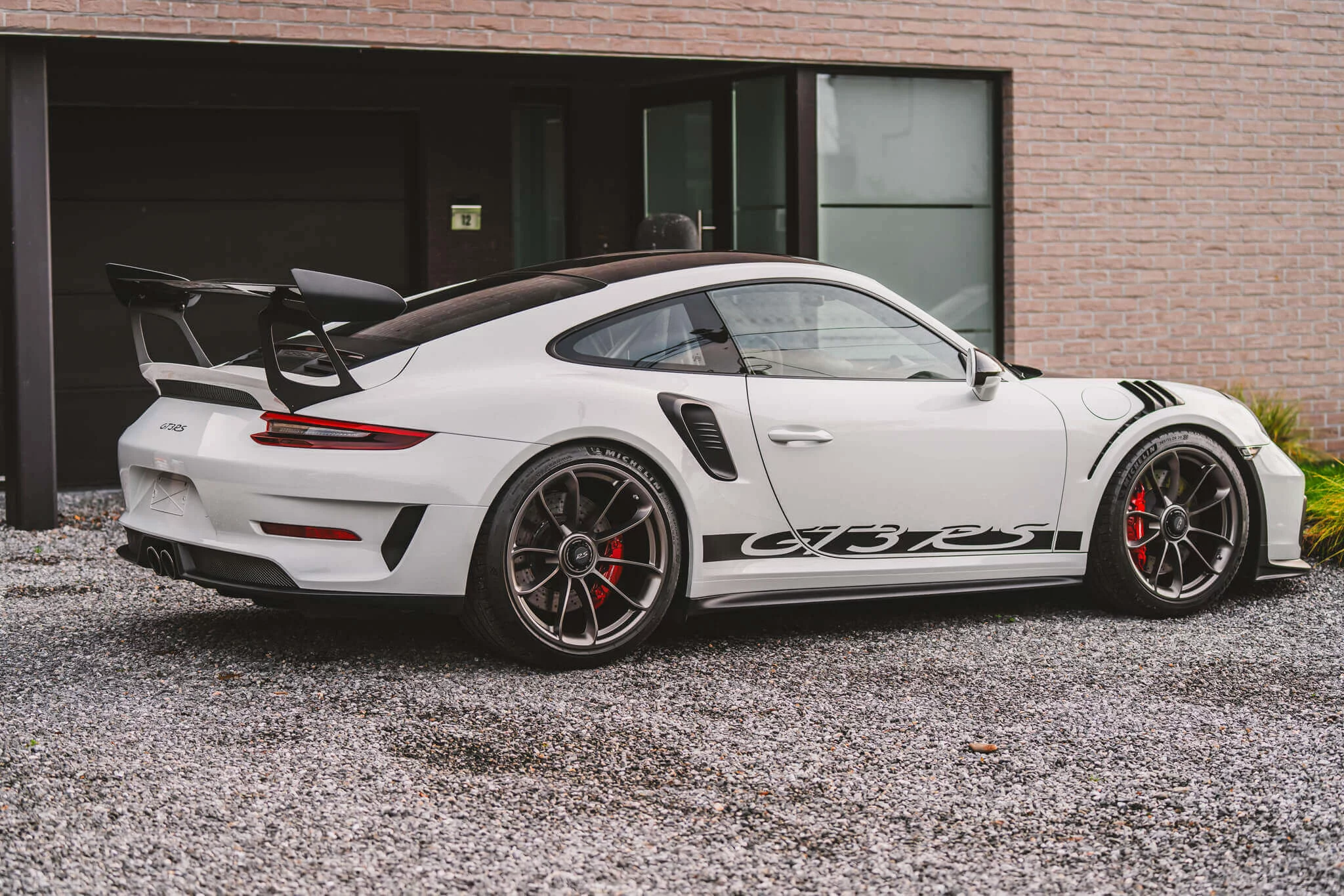 Pure White Porsche 911 GT3 RS