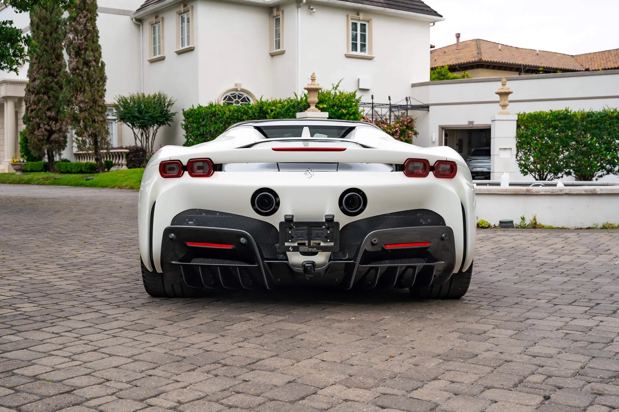 Bianco Avus Ferrari SF90