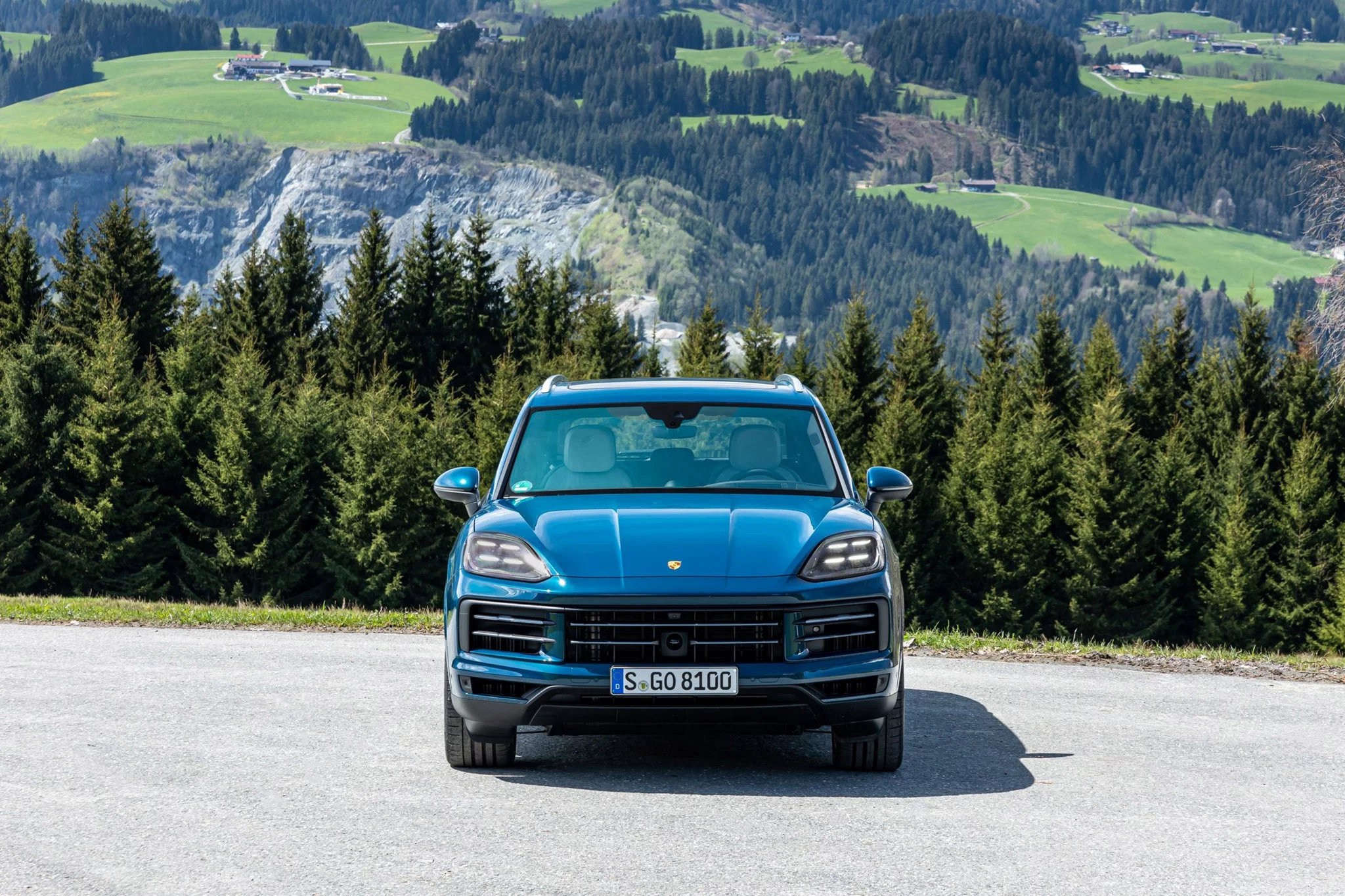 Montego Blue Metallic Porsche Cayenne