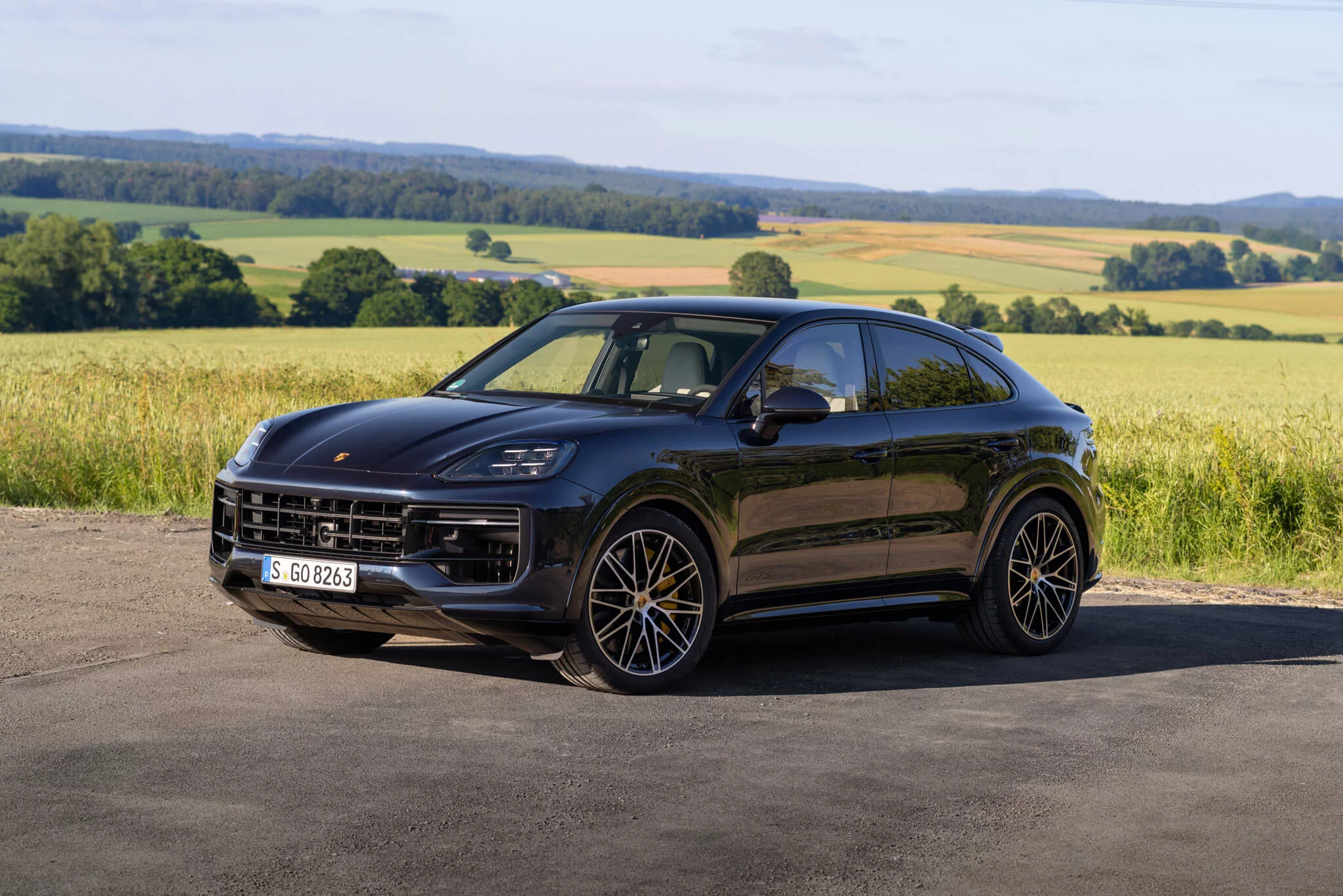 Algarve Blue Metallic Porsche Cayenne