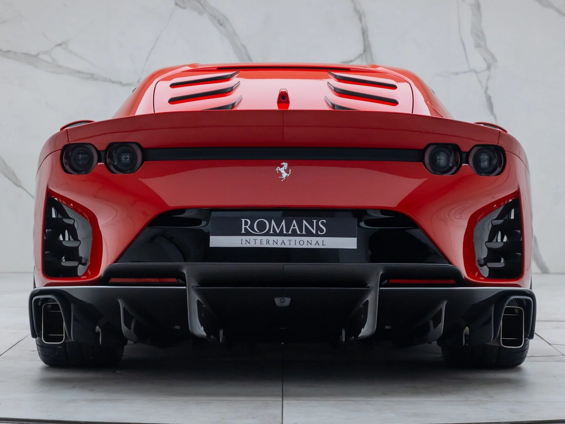 Rosso Cina Ferrari 812