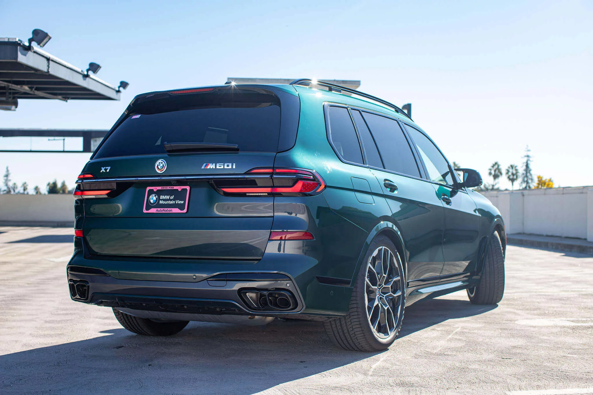 Aurora Diamond Green BMW X7