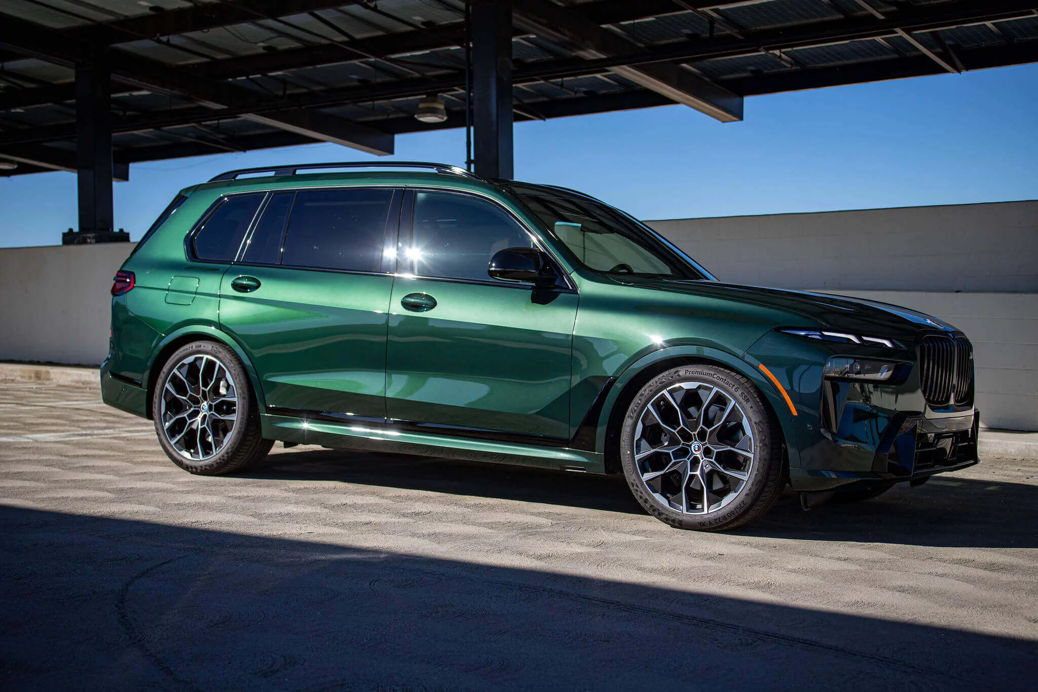 Aurora Diamond Green BMW X7