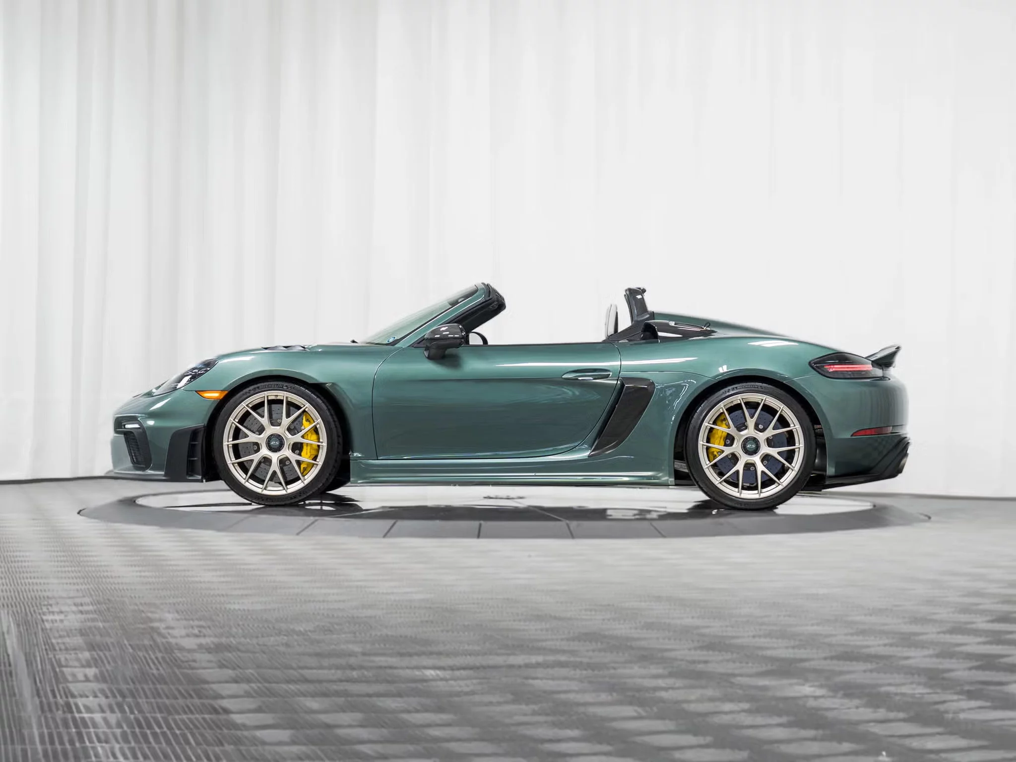 Malachite Green Metallic Porsche 718 Spyder RS