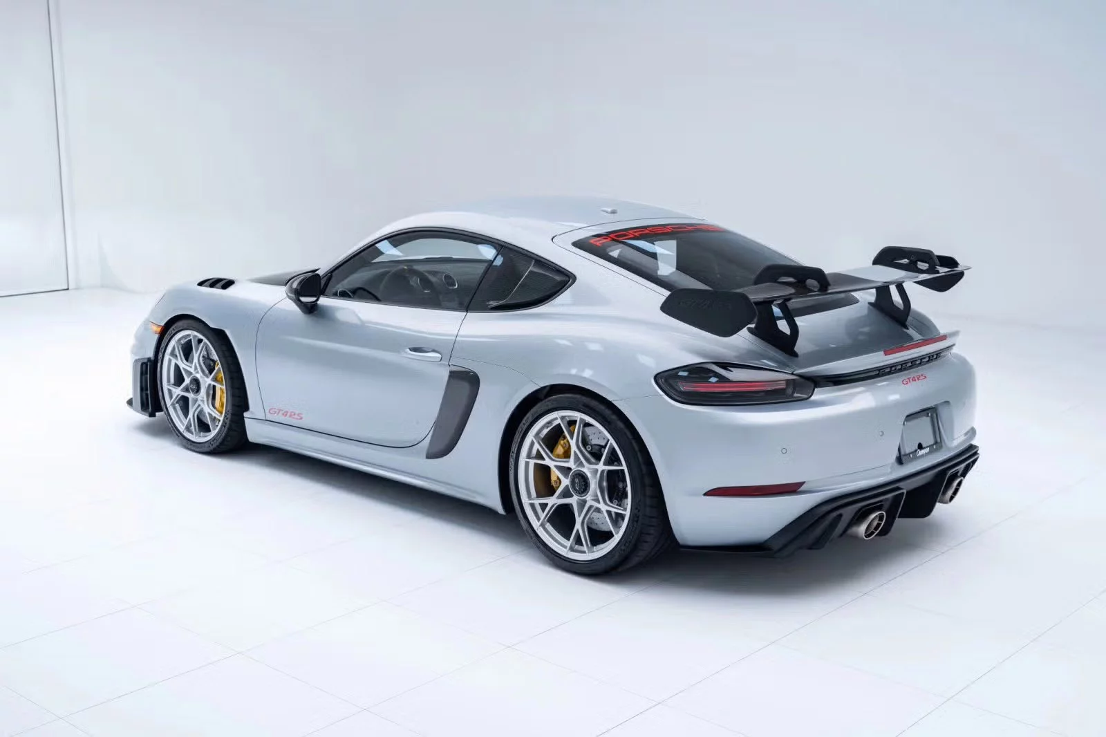 Dolomite Silver Metallic Porsche 718 Cayman GT4 RS
