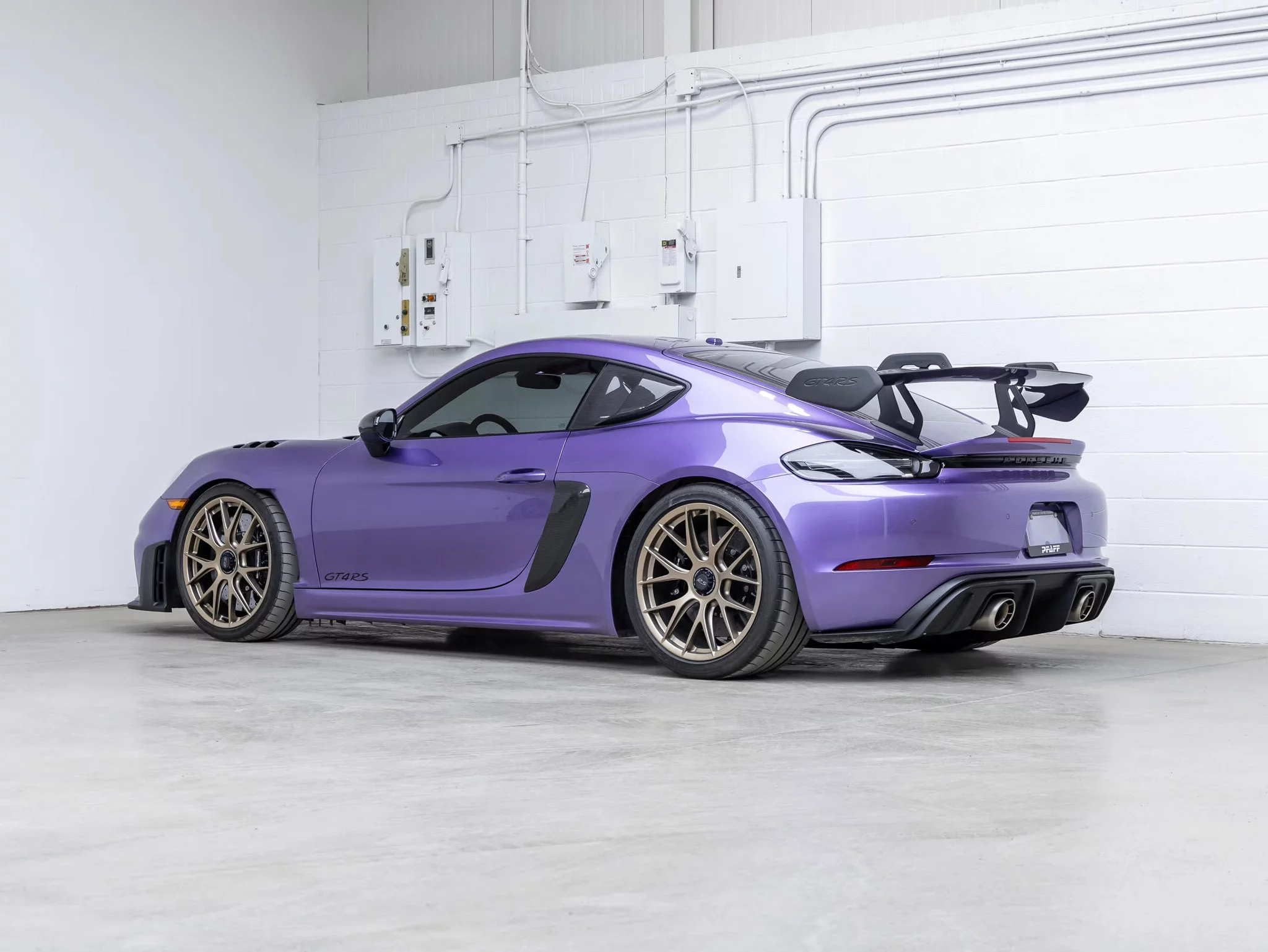 Viola Purple Metallic Porsche 718 Cayman GT4 RS