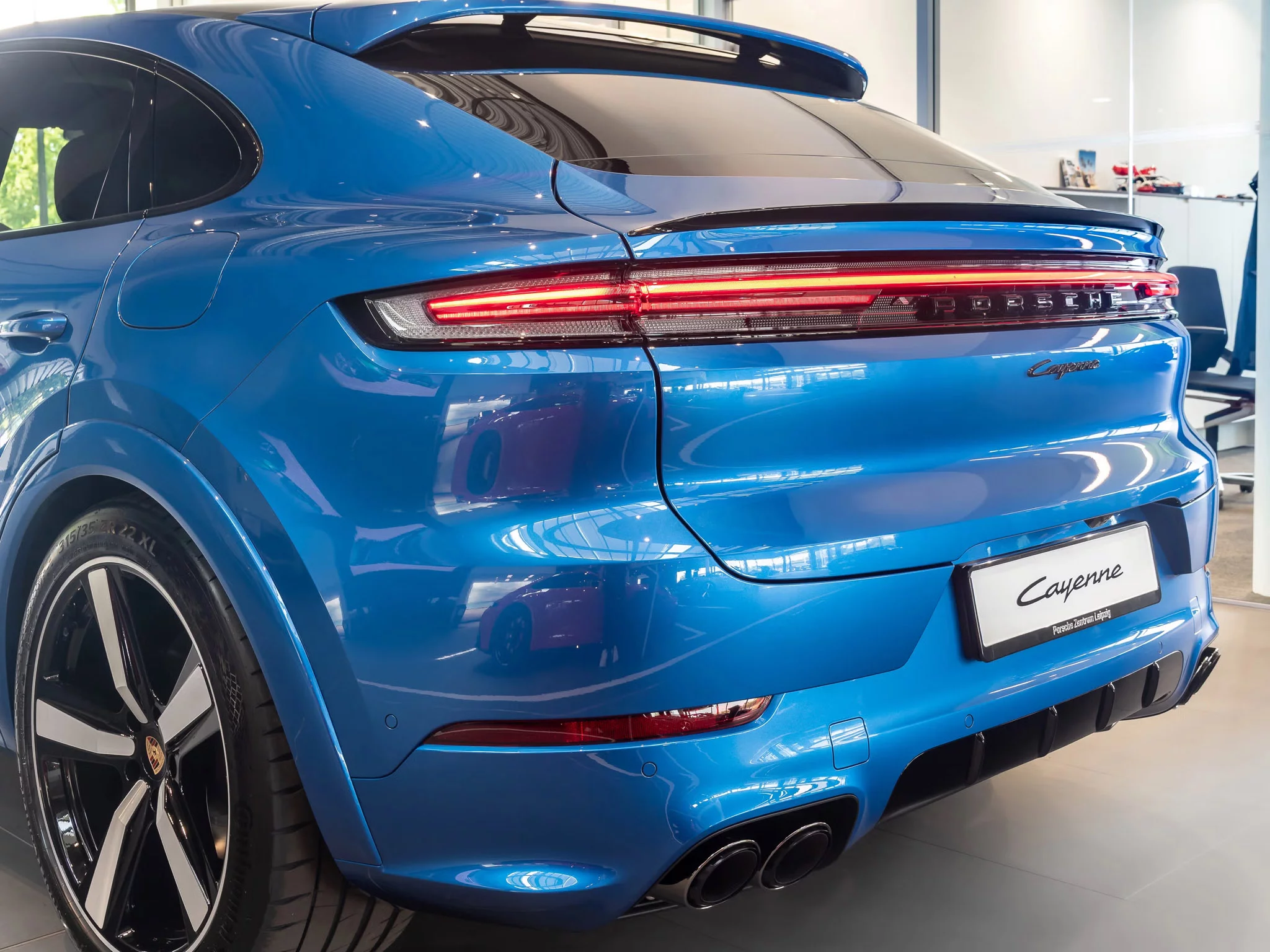 Sapphire Blue Metallic Porsche Cayenne