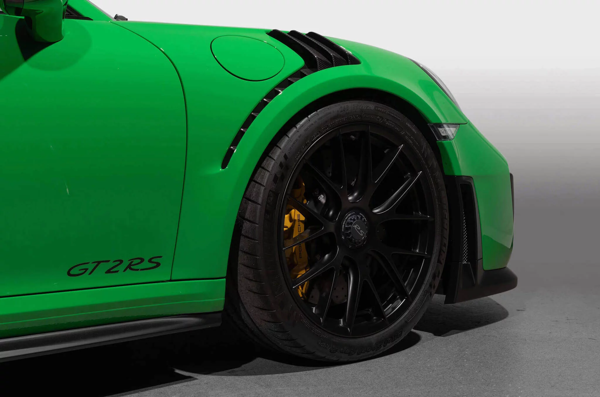 Viper Green Porsche 911 GT2 RS