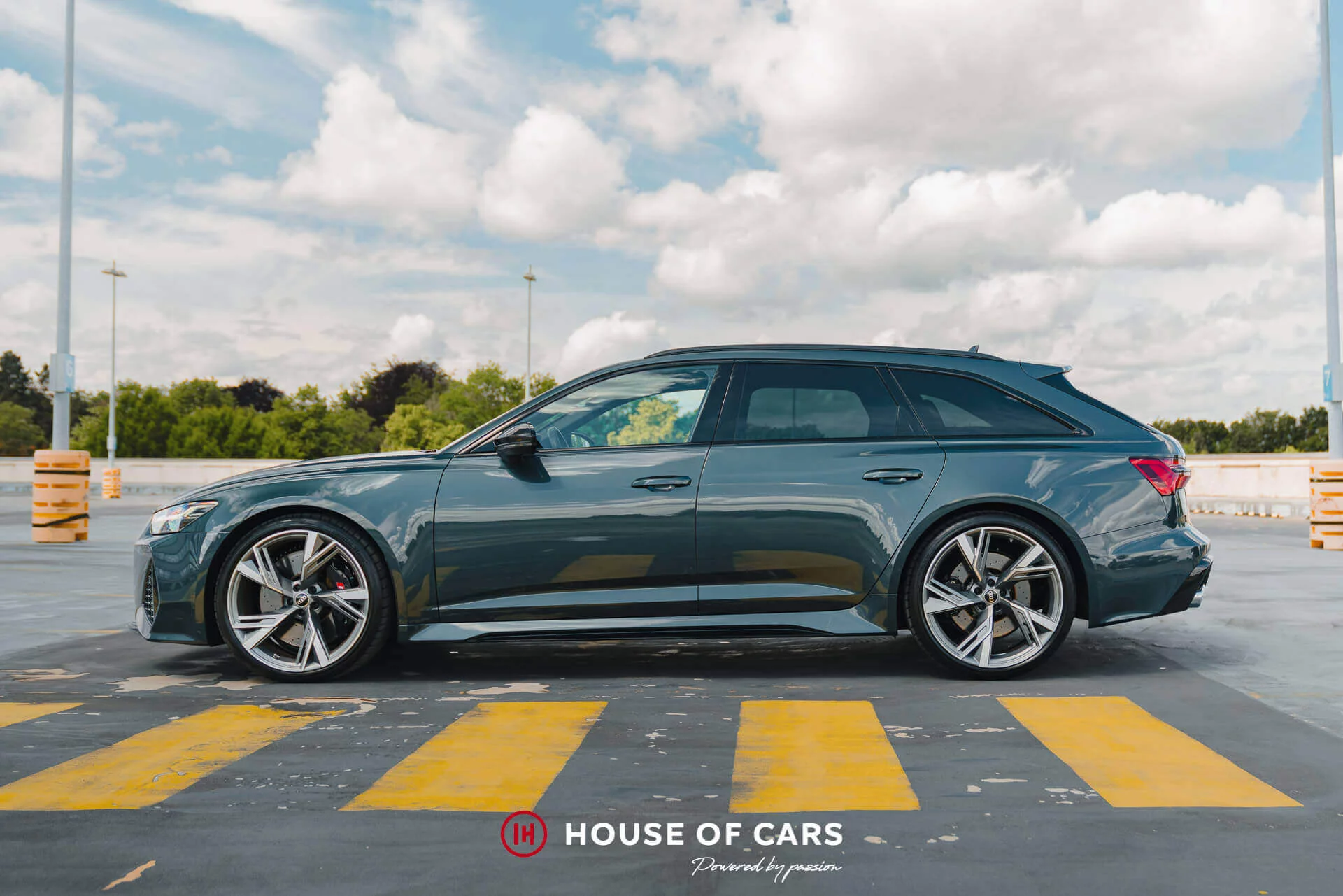 Camouflage Green Audi RS6 Avant