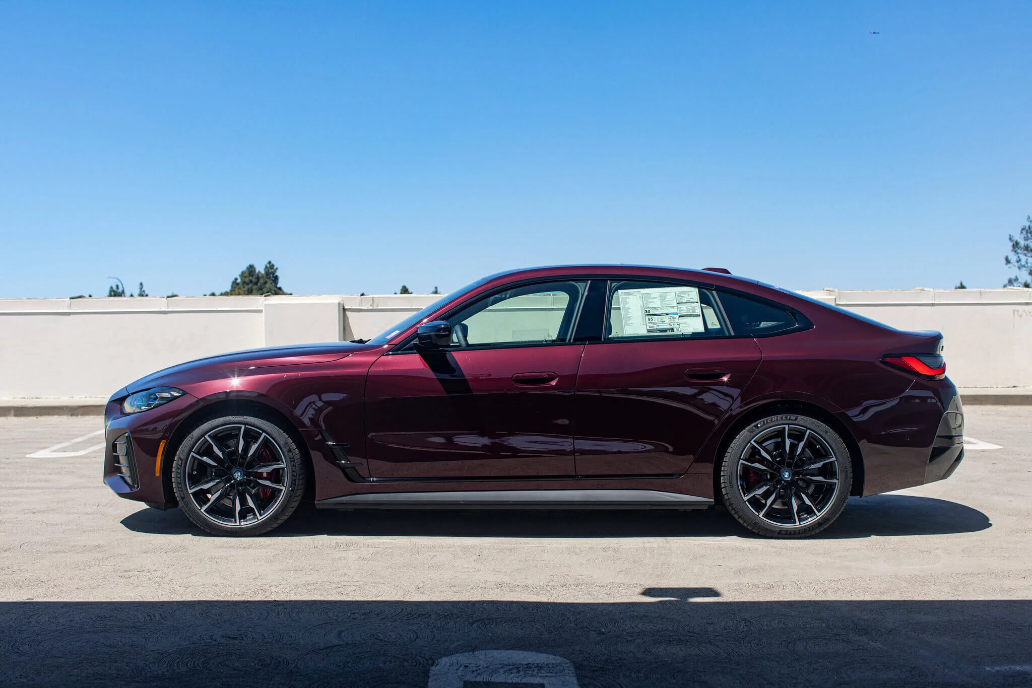 Barbera Red BMW i4