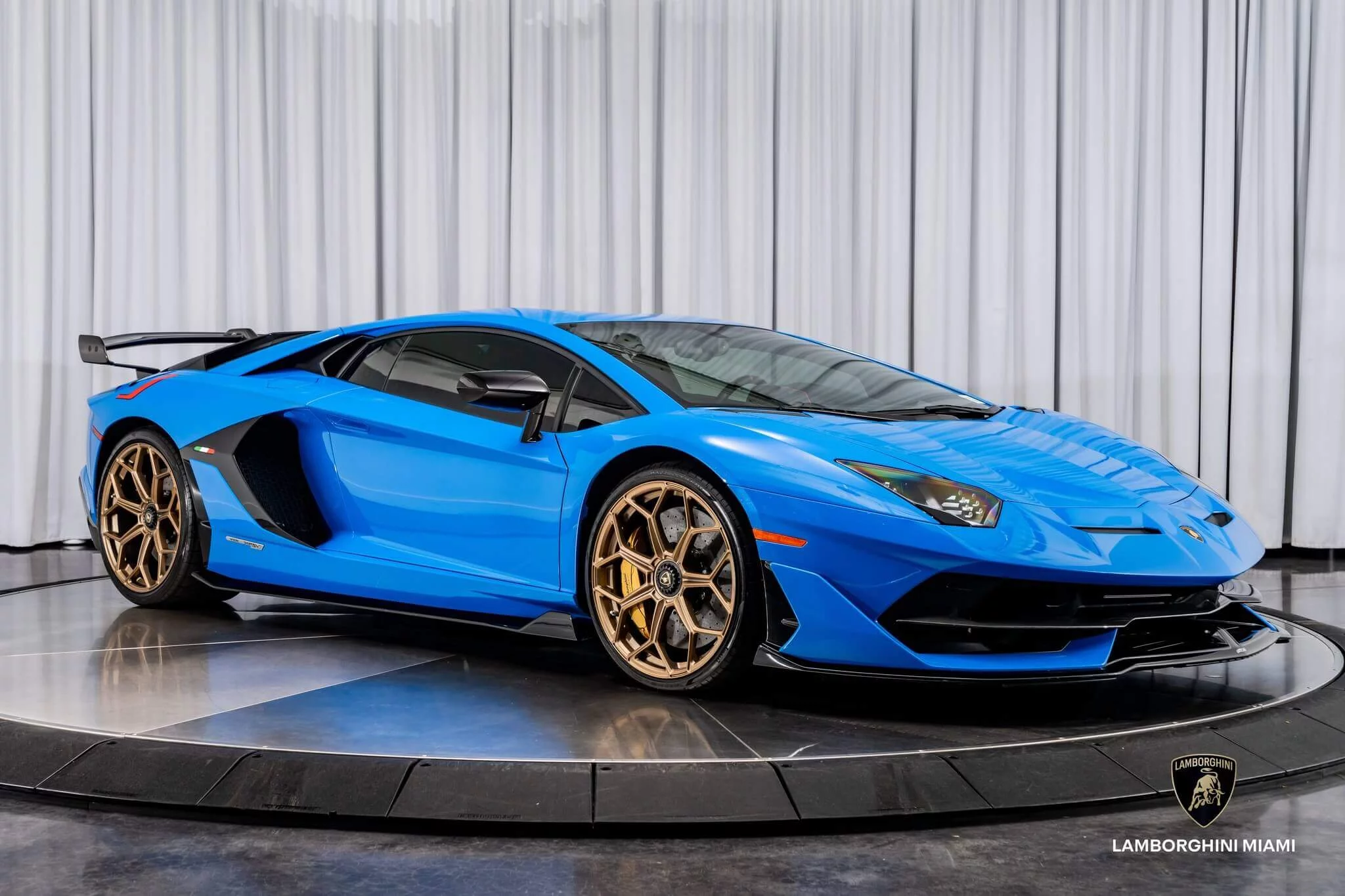 Blu Nila Lamborghini Aventador