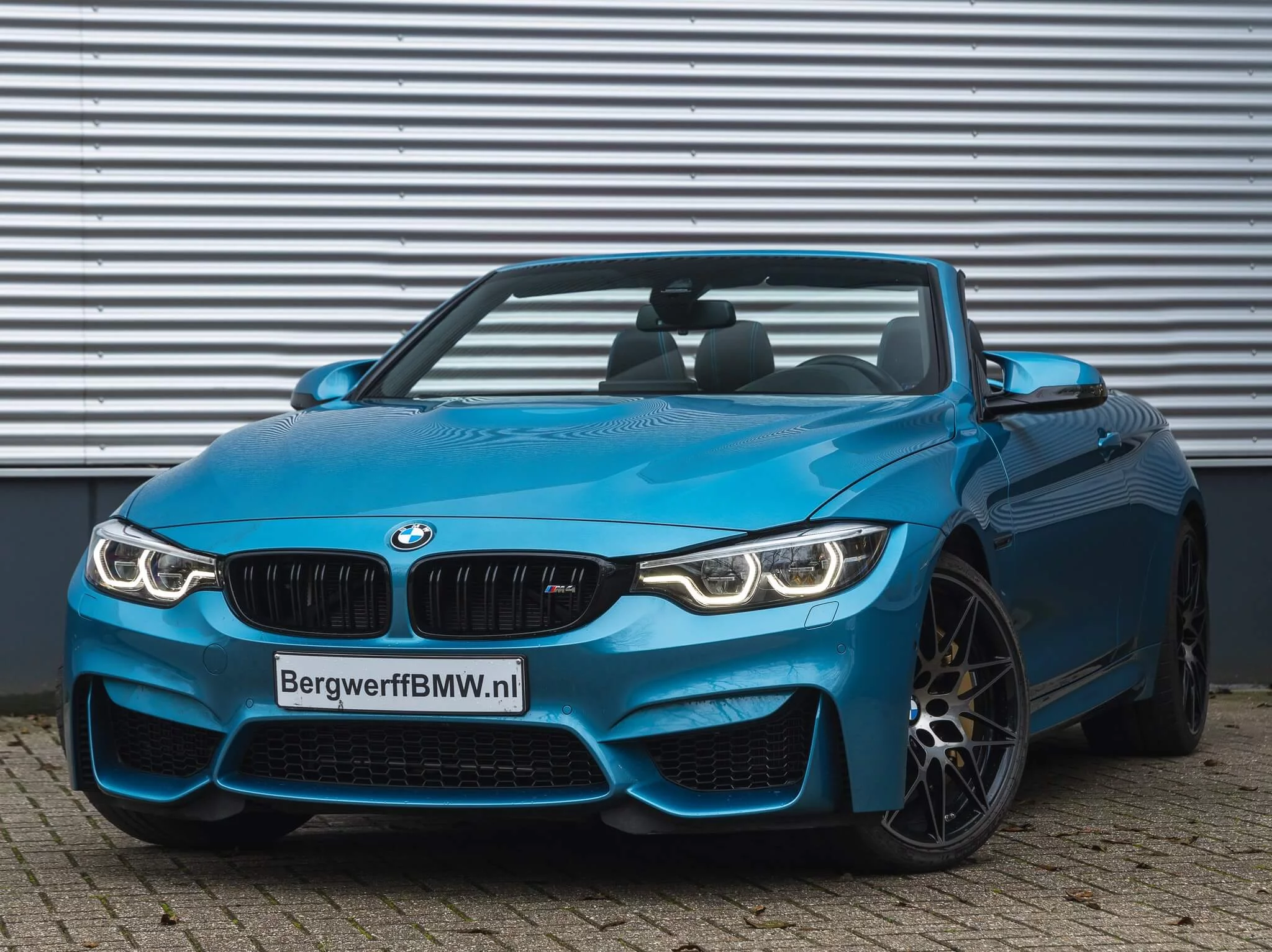 Maldives Blue II BMW M4