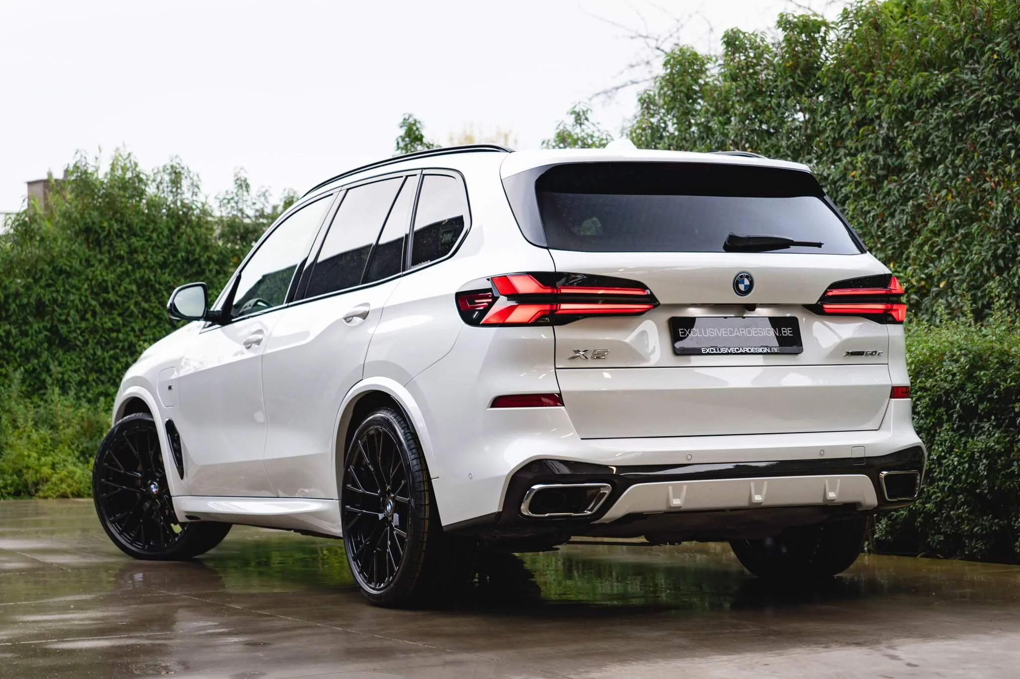 Mineral White BMW X5