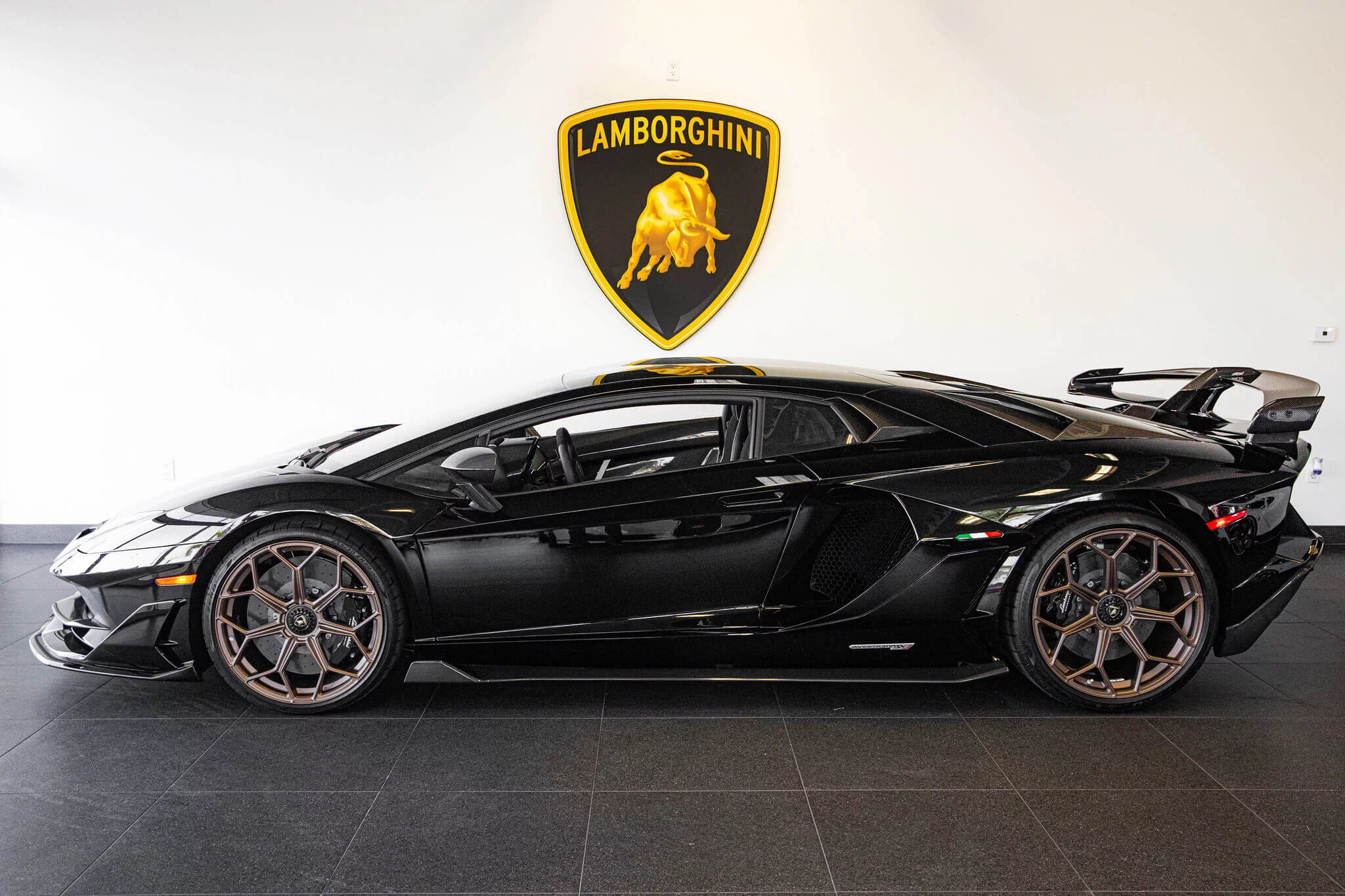 Nero Aldebaran Lamborghini Aventador