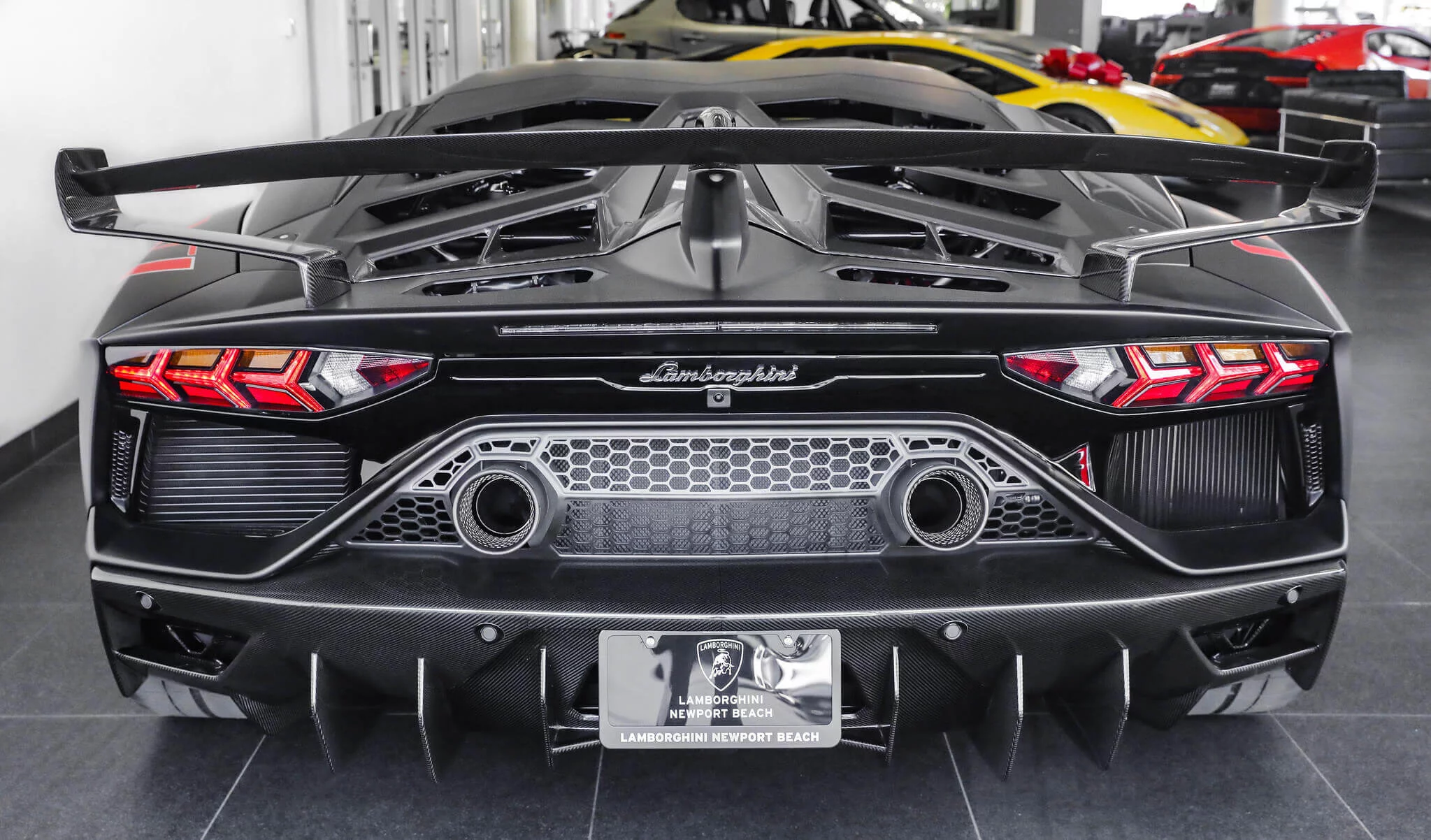 Nero Nemesis Lamborghini Aventador