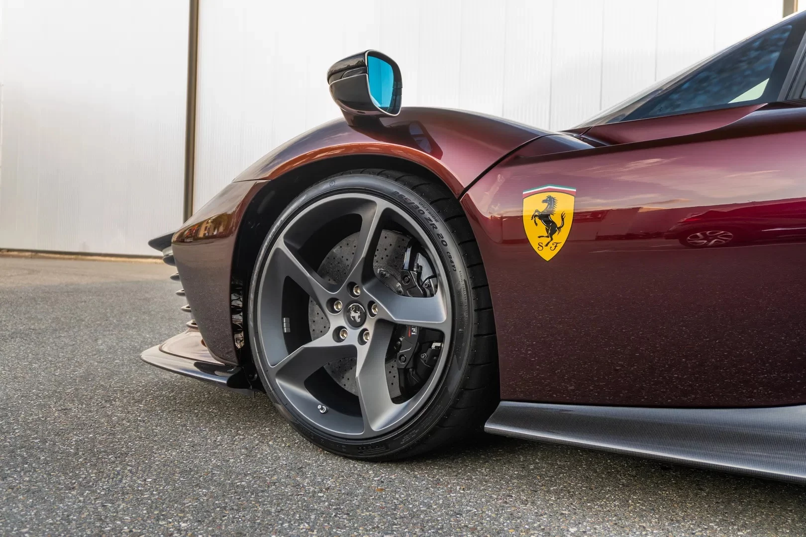 Rosso Taormina Ferrari Daytona SP3