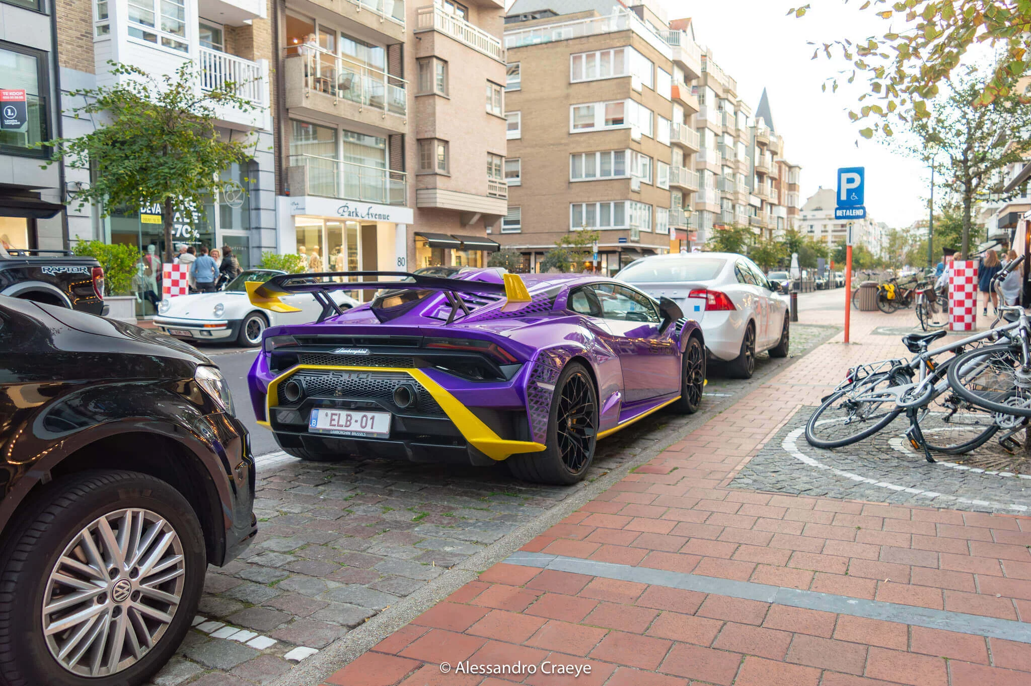 Viola Pasifae Lamborghini Huracán