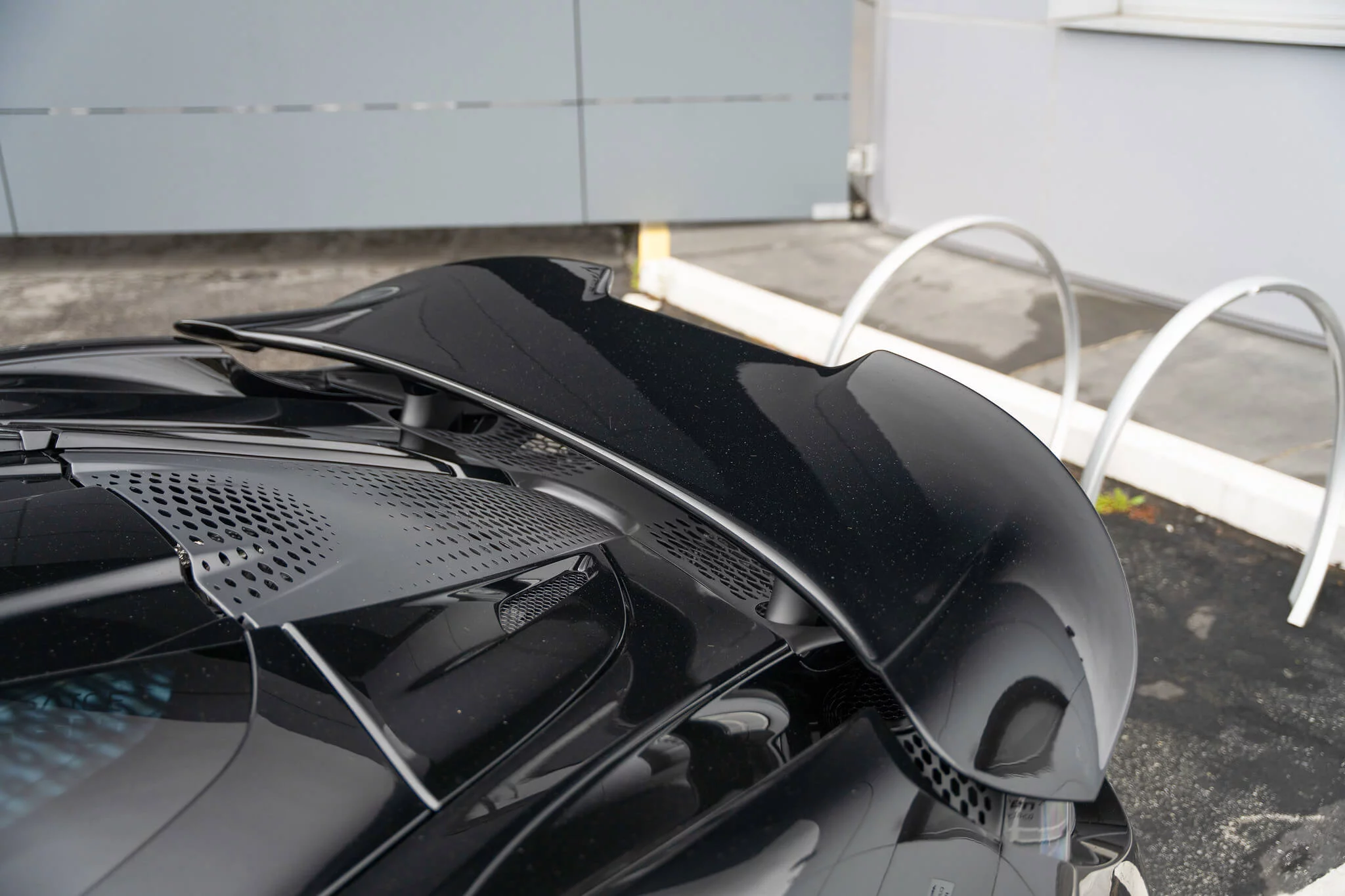 Pure Black McLaren 750S
