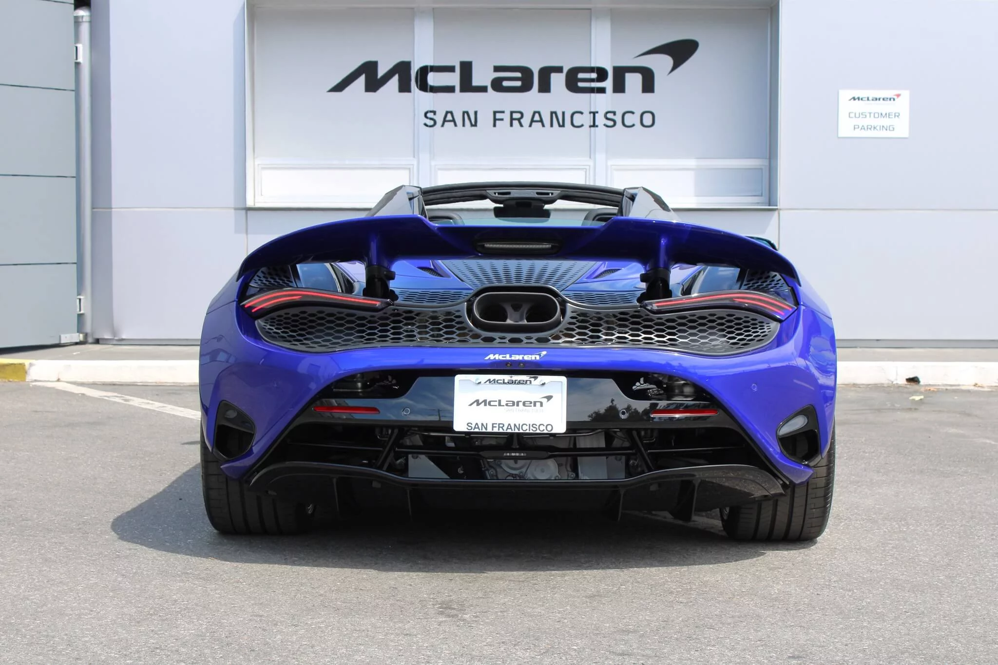 Tanzanite Blue McLaren 750S