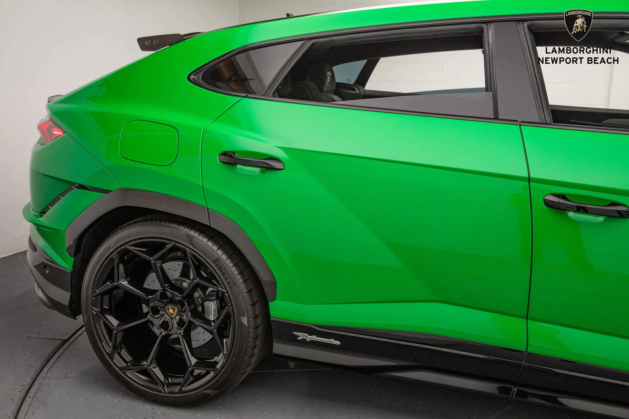 Verde Viper Lamborghini Urus