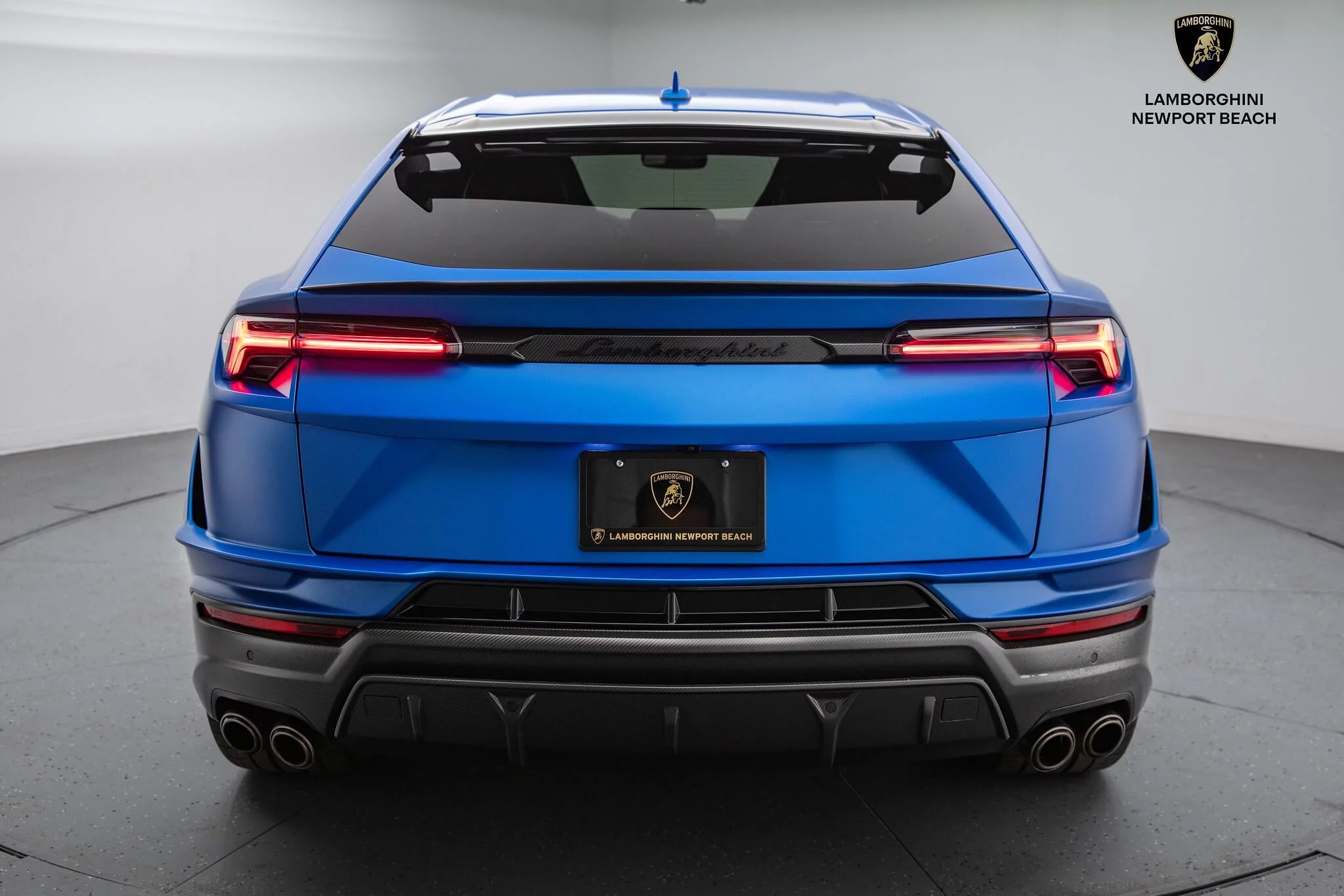Blu Eleos Matte Lamborghini Urus