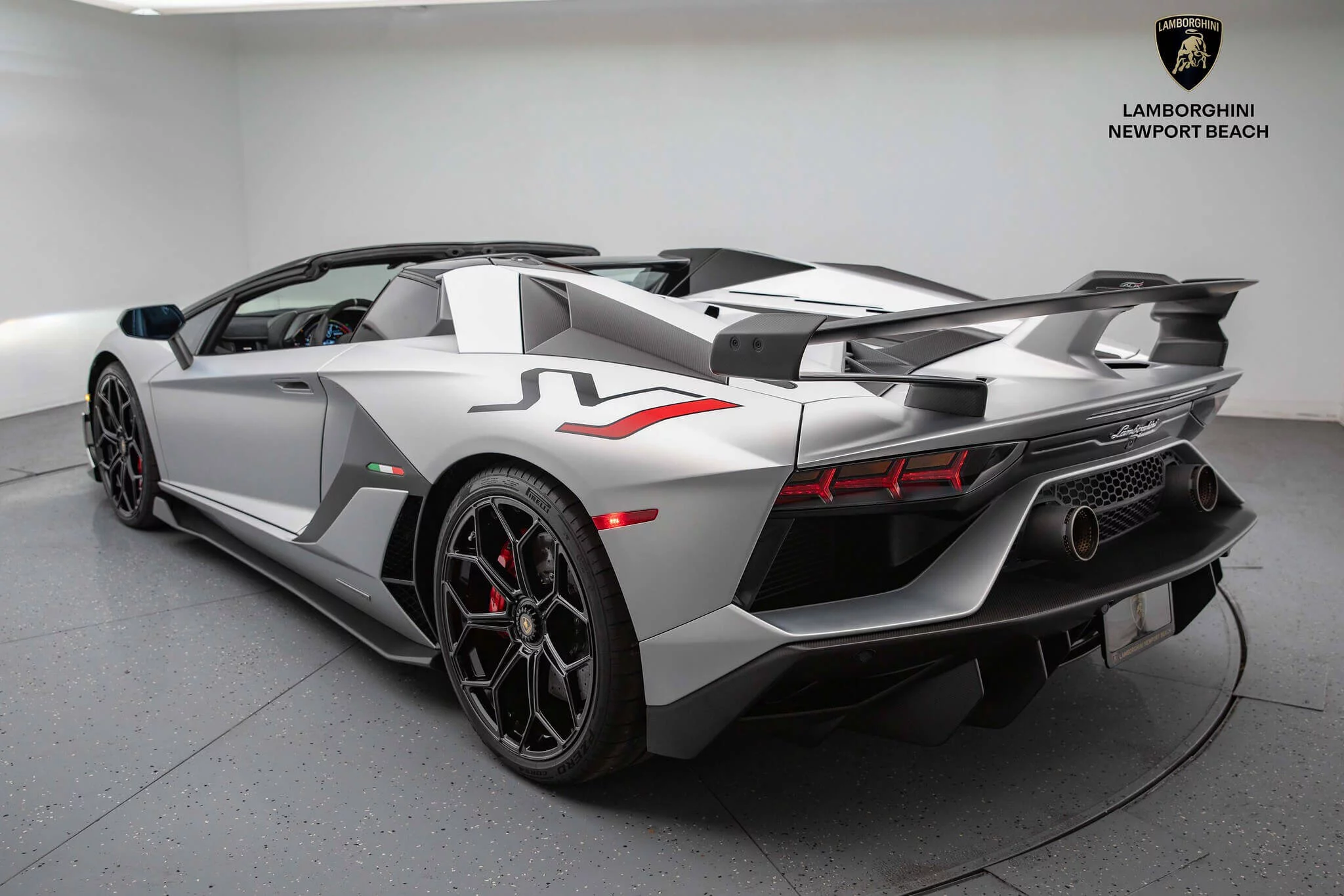 Grigio Adamas Lamborghini Aventador