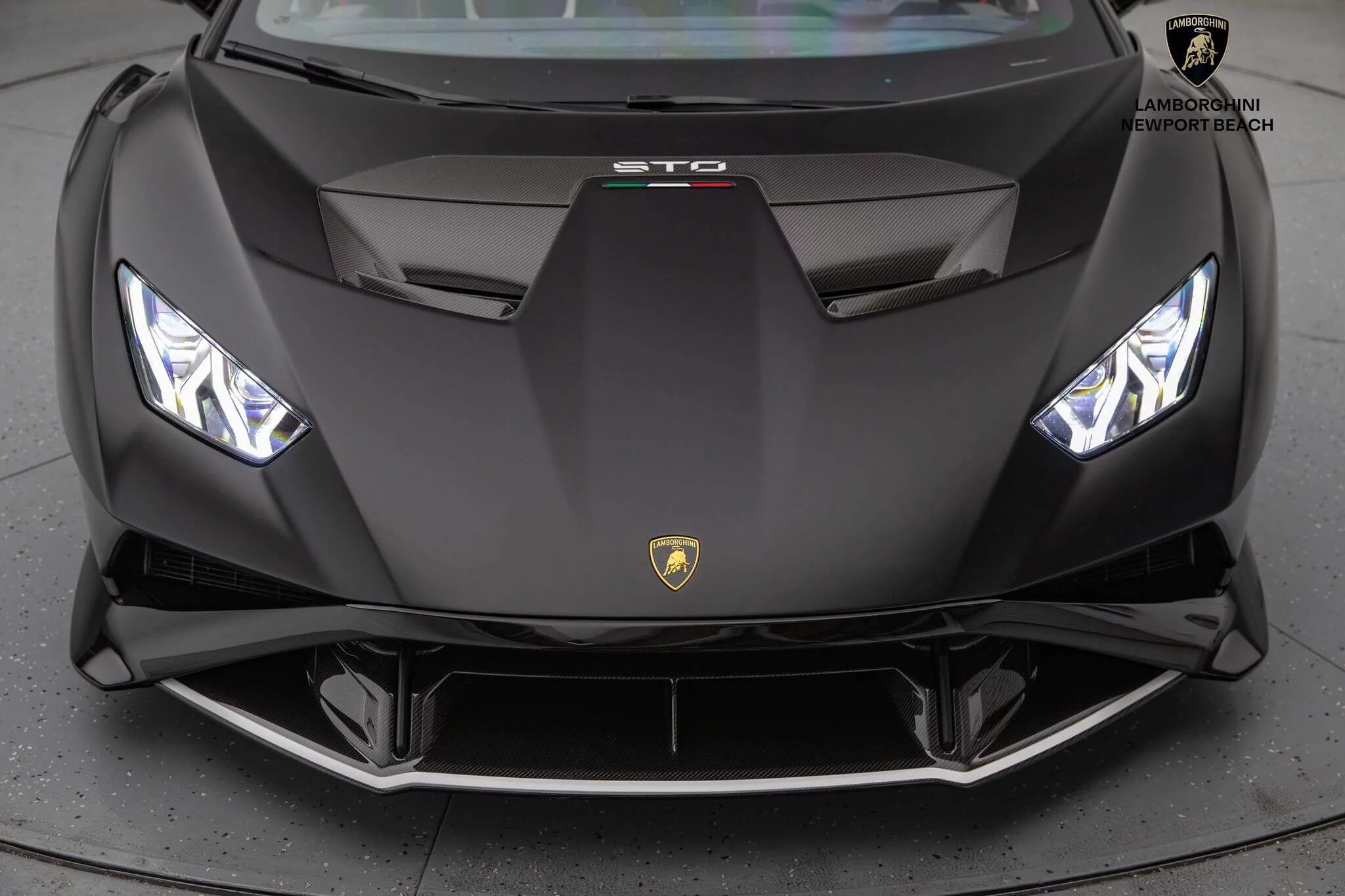 Nero Nemesis Lamborghini Huracán