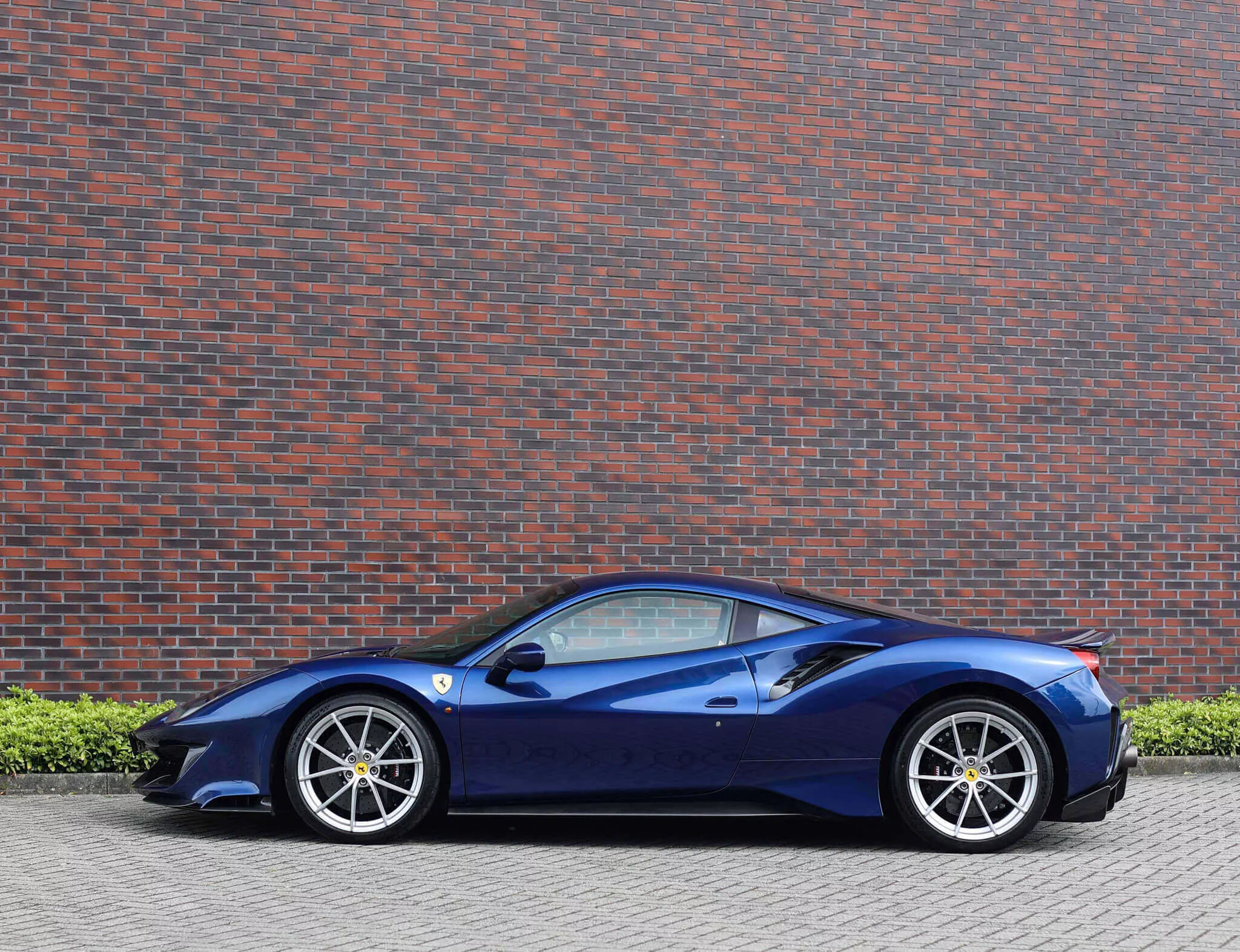 Blu Tour de France 70 Ferrari 488