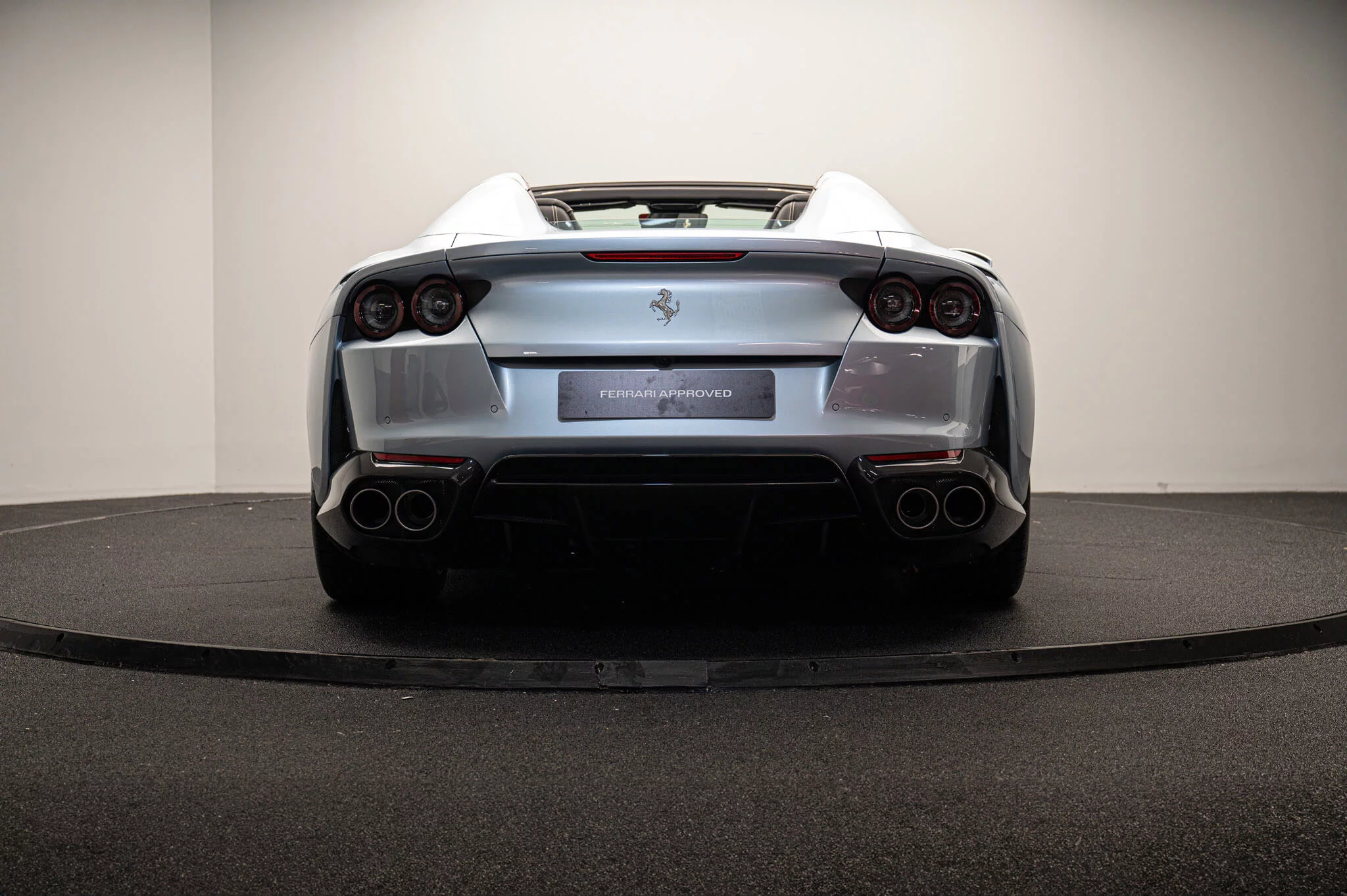 Grigio Alloy Ferrari 812