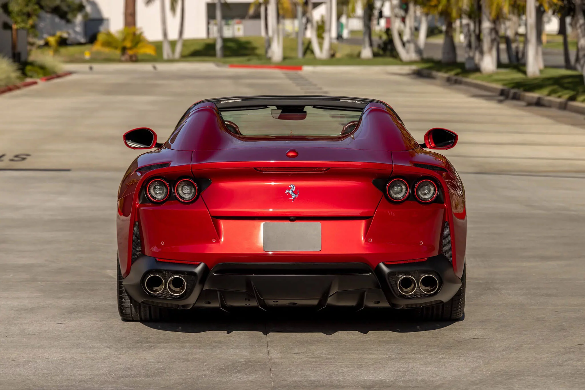Rosso Coburn Ferrari 812