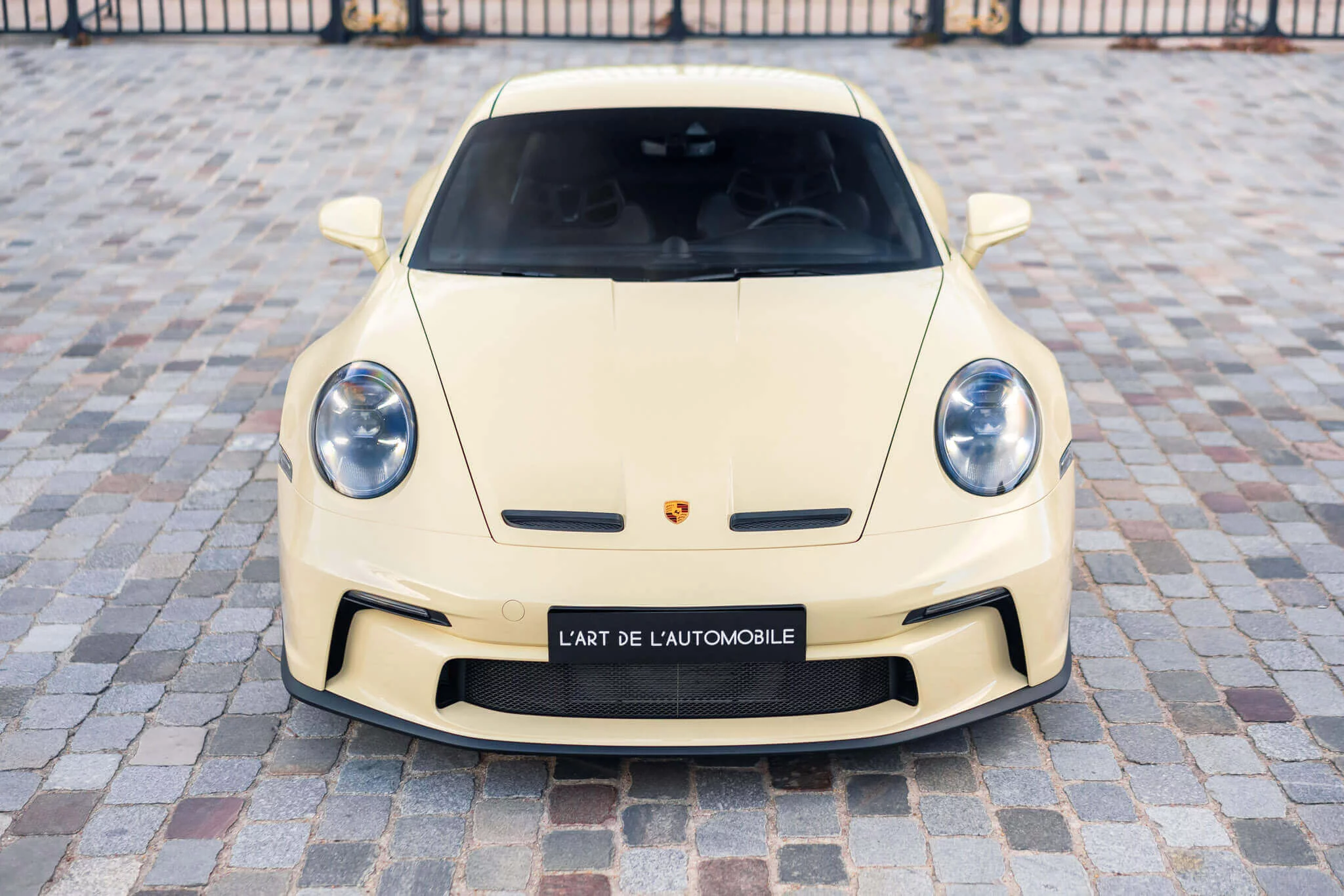 Ivory Porsche 911 GT3