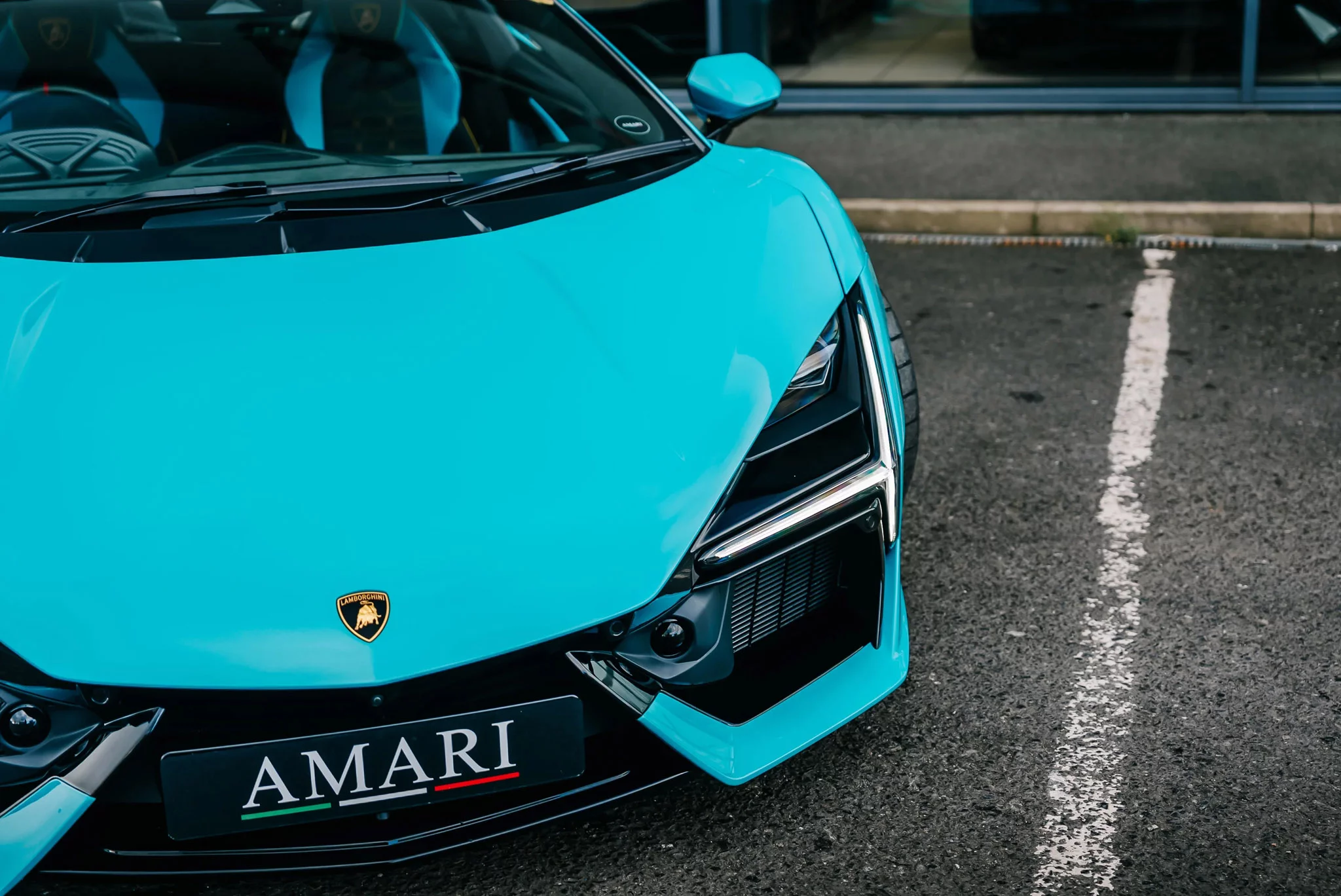 Blu Symi Lamborghini Revuelto