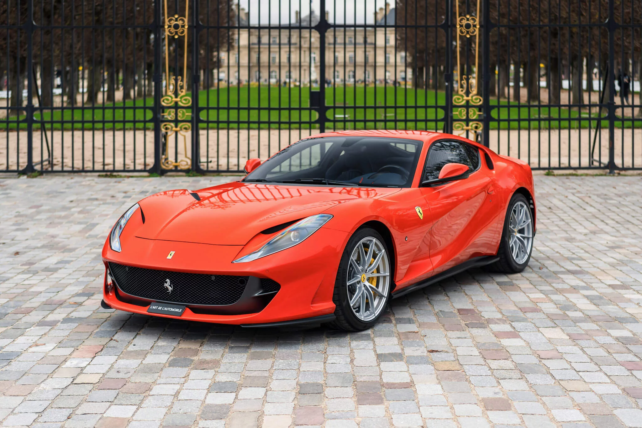 Rosso Dino Ferrari 812