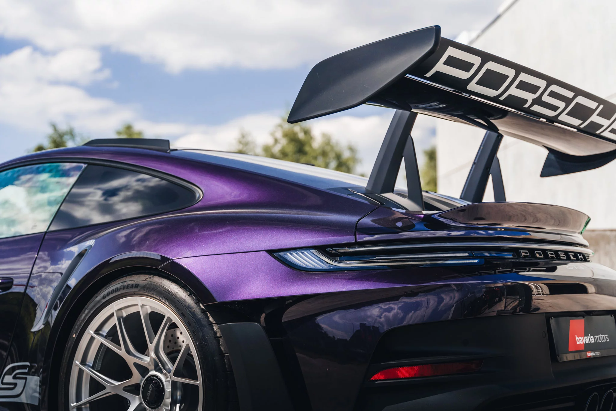 Viola Metallic Porsche 911 GT3 RS