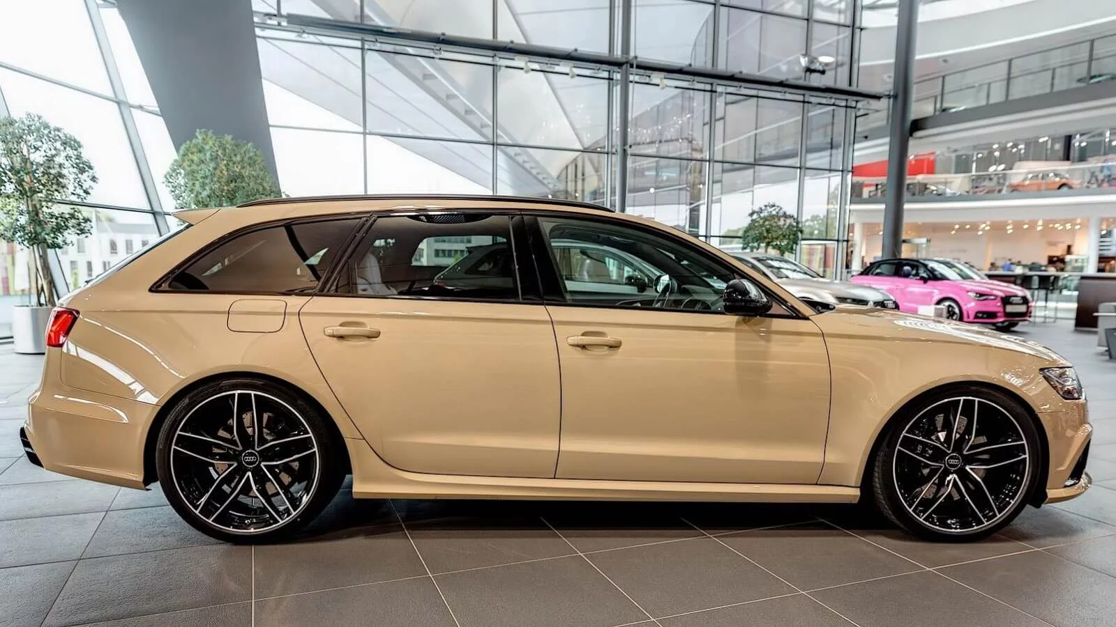 Mocha Latte Audi RS6 Avant