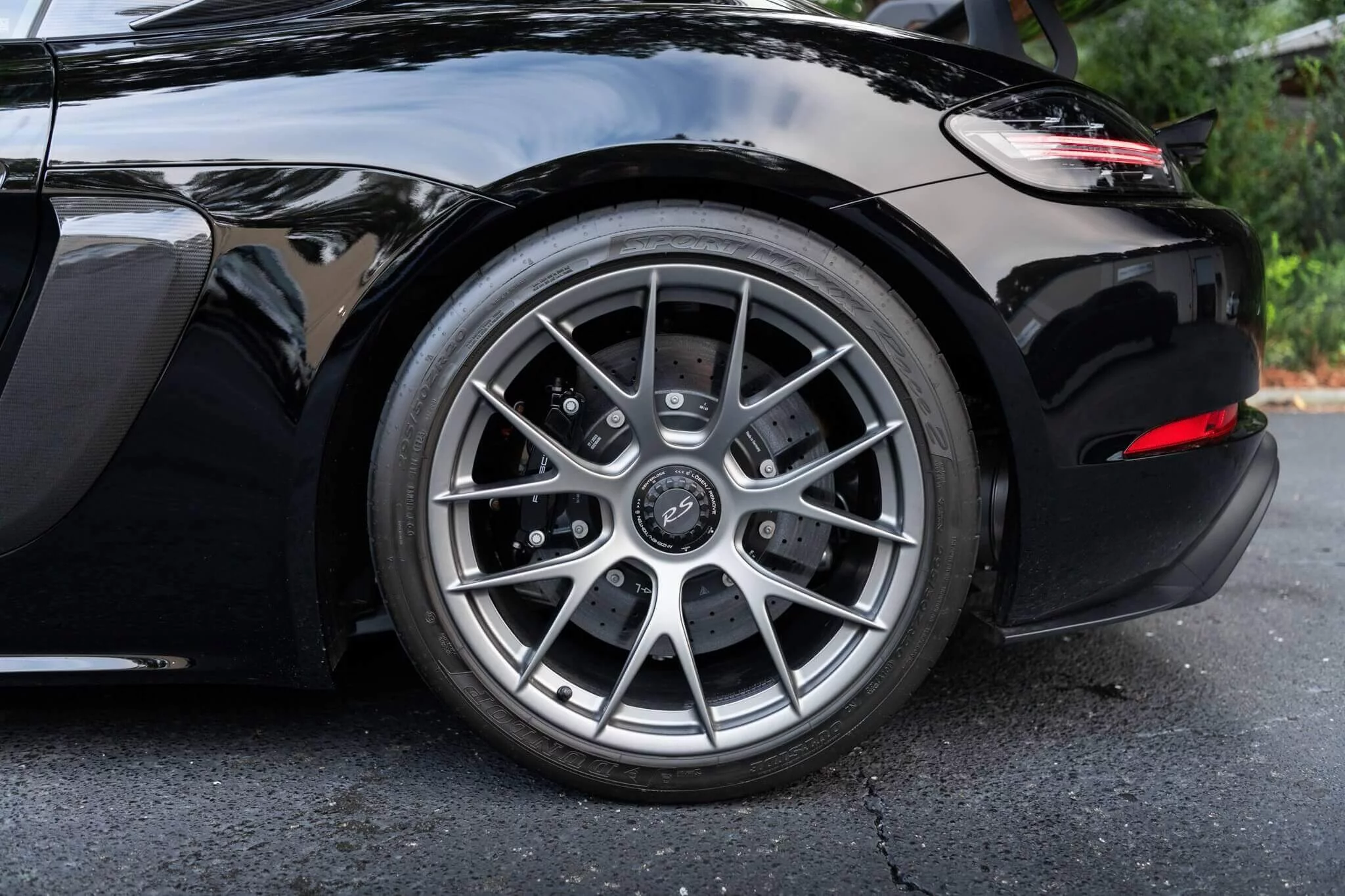 Black Porsche 718 Cayman GT4 RS