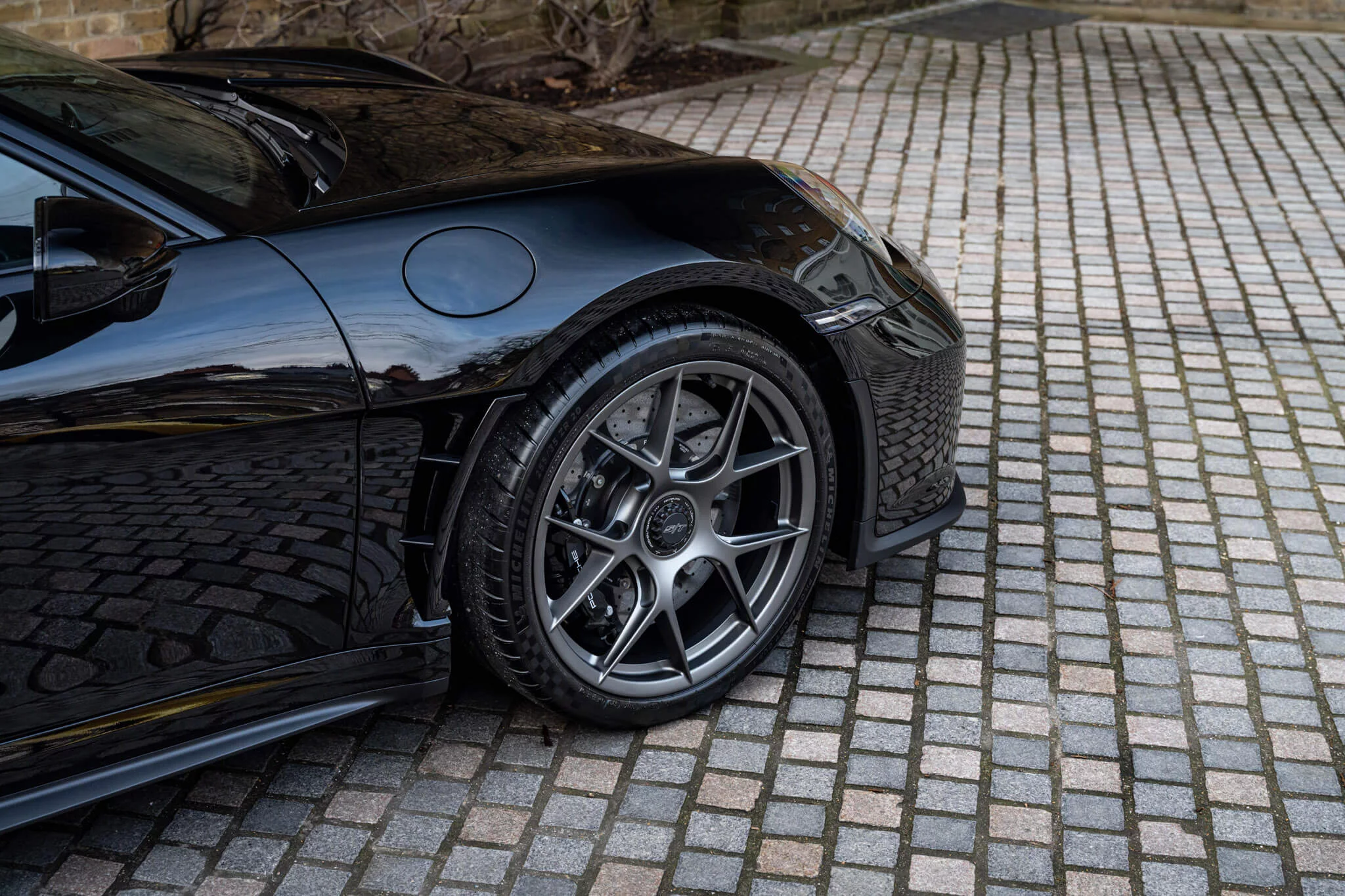 Black Porsche 911 S/T