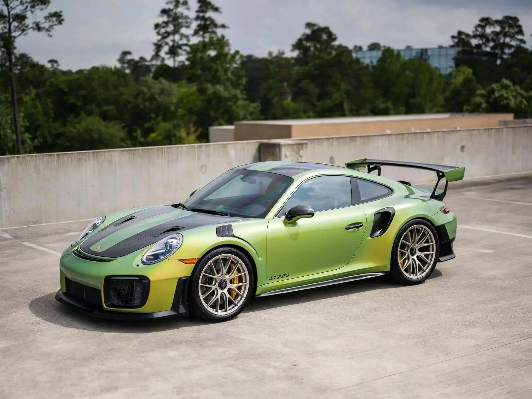 Python Green Chromaflair Porsche 911 GT2 RS